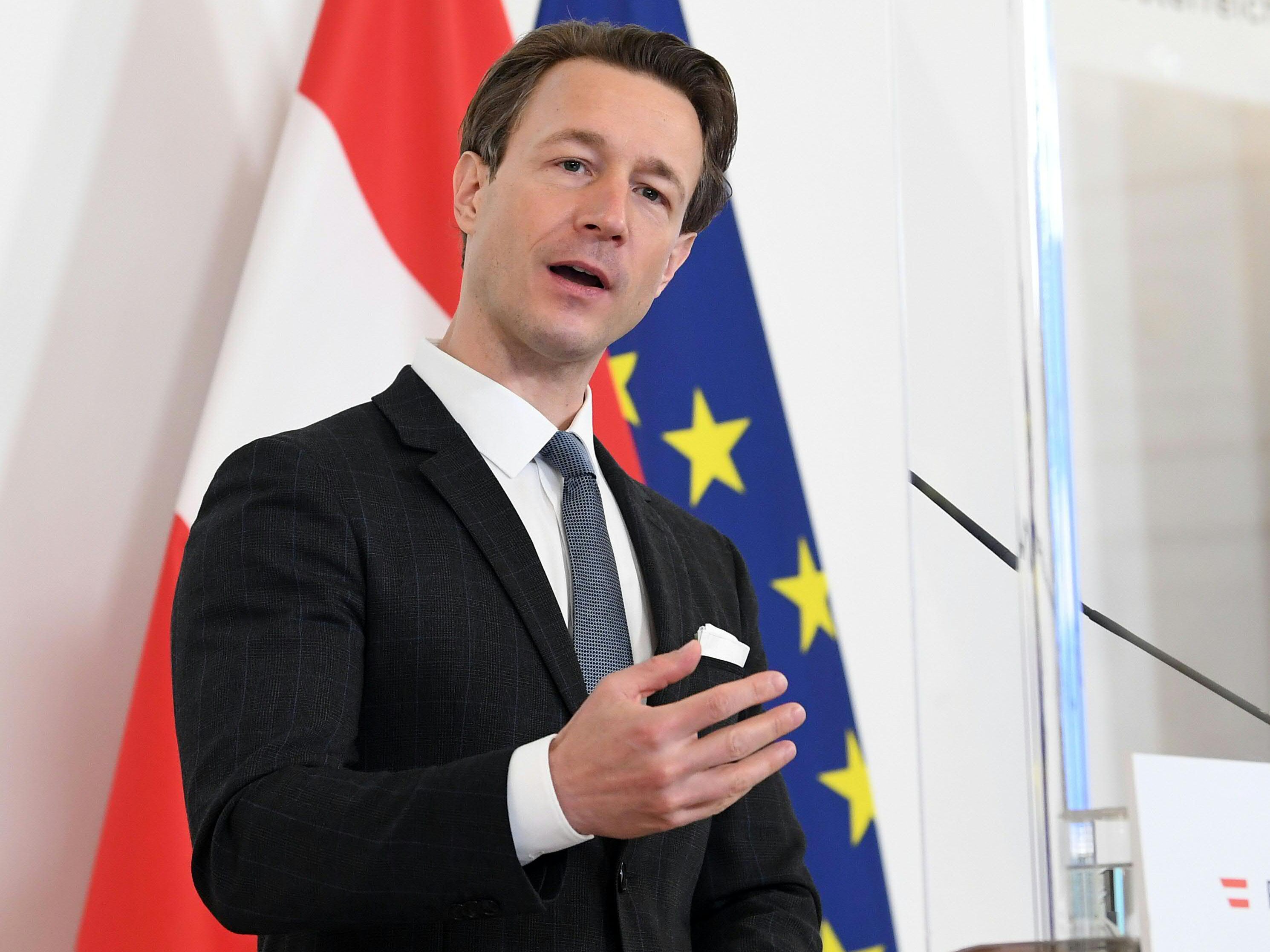 Laut Blümel werden mit dem Geld unternehmerische Projekte zum Wiederaufbau in Ost- und Südosteuropa unterstützt.