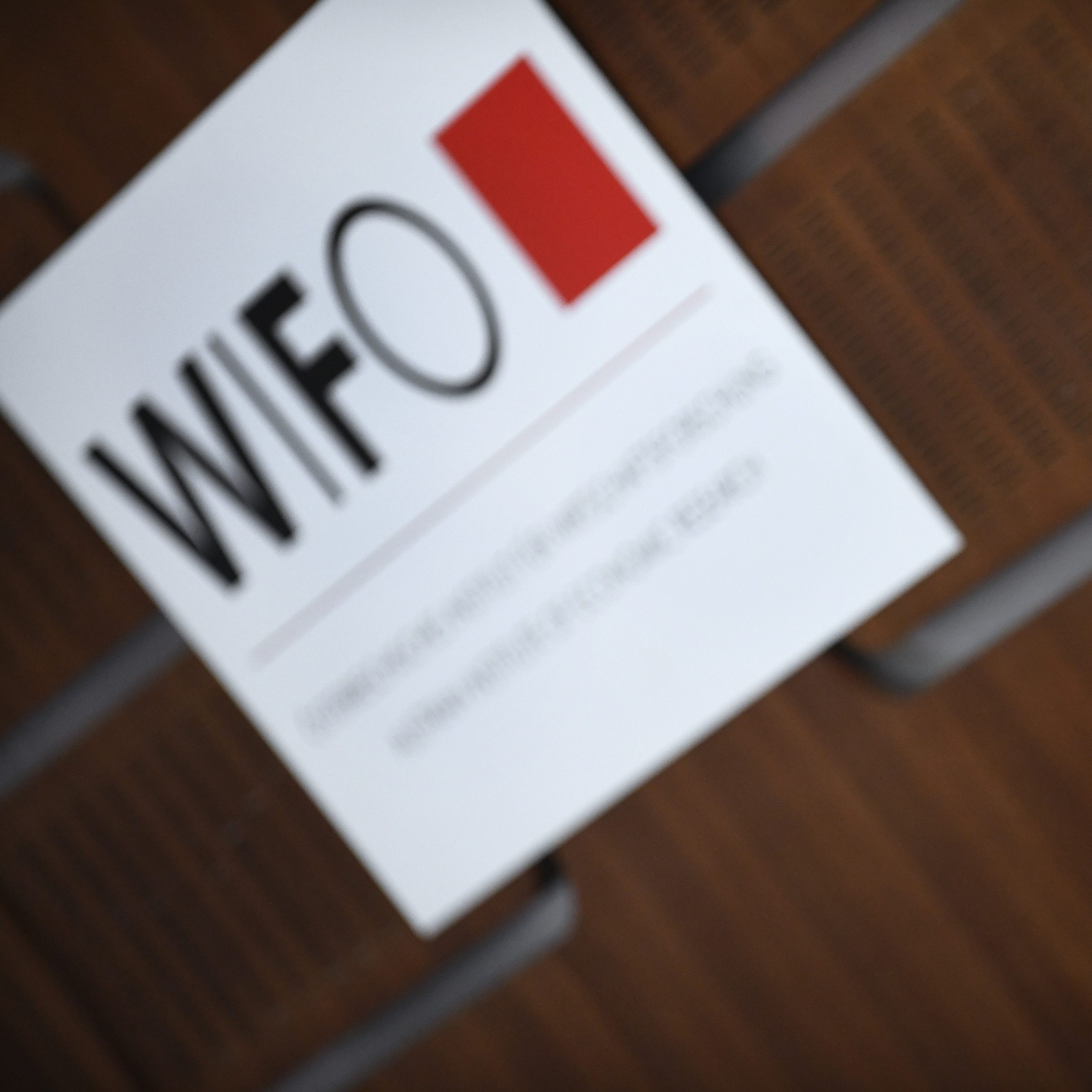 WIFI-Experte Benjamin Bittschi erklärt, dass es 2020 durch die Inflation einen Verlust bei den Reallöhnen gegeben habe.