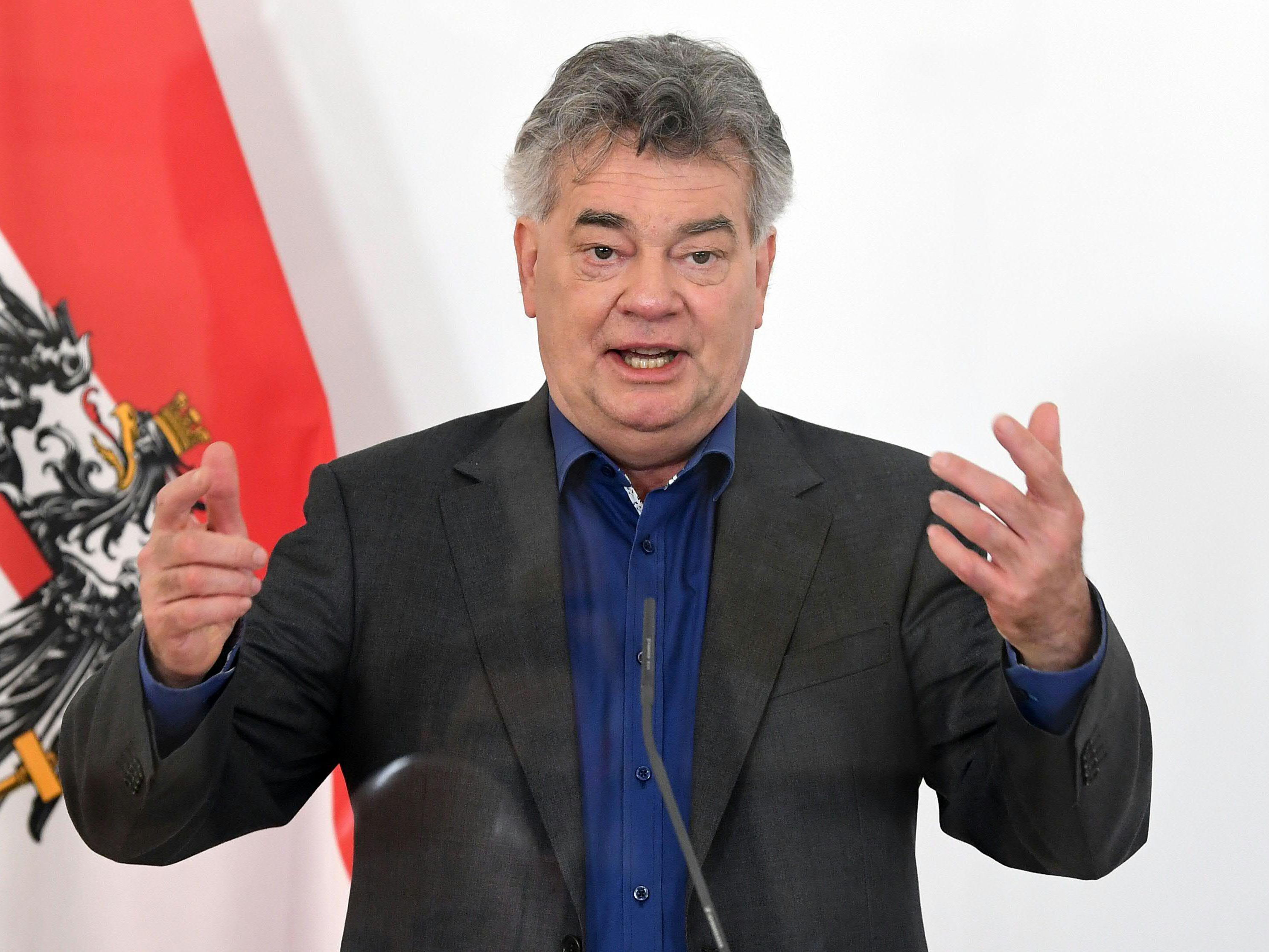 Statt einer Impfpflicht würde Kogler eine "Impfverantwortung" gutheißen. Statt einer Impfpflicht würde Kogler eine "Impfverantwortung" gutheißen.
