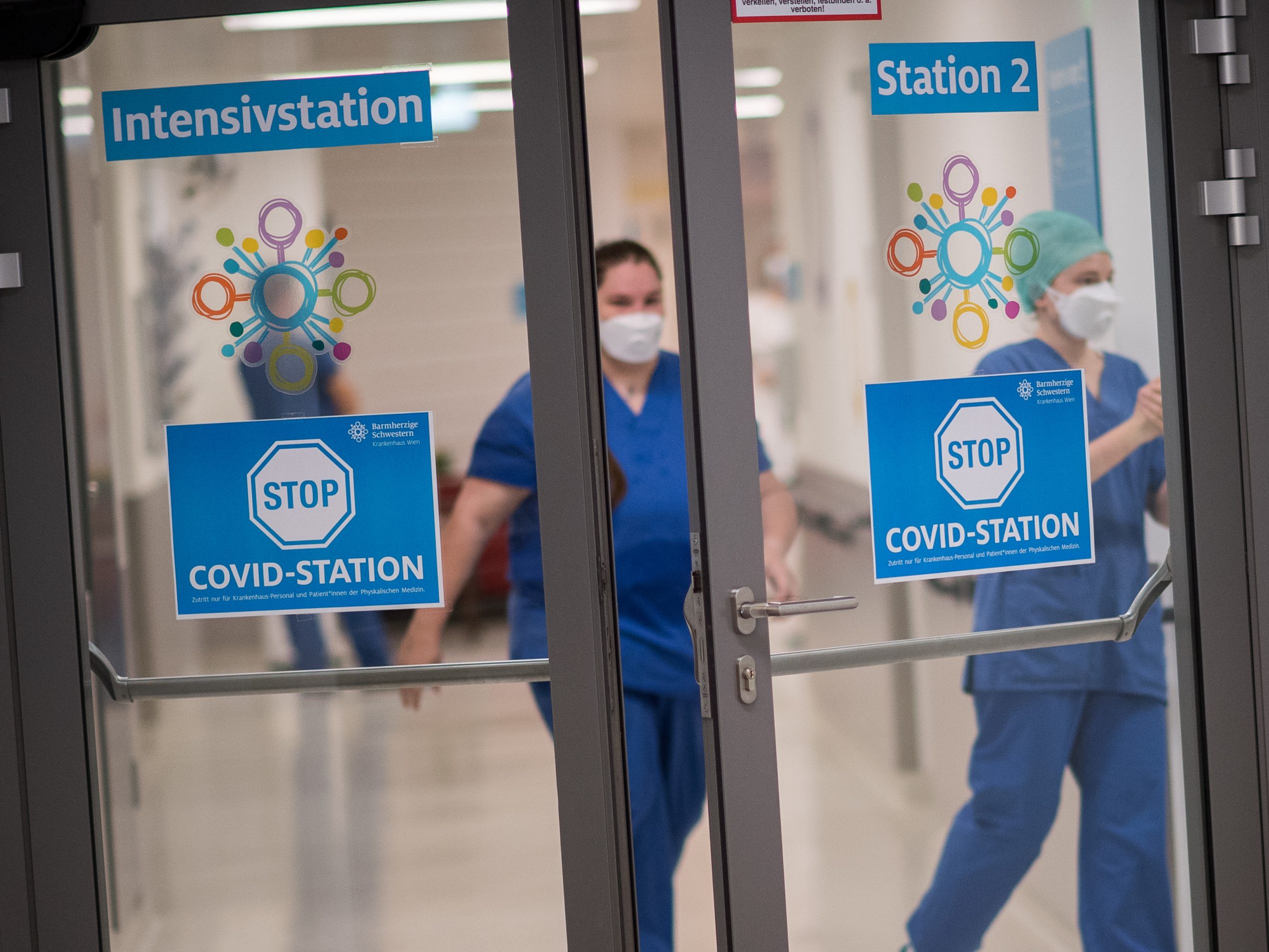 Auch ohne eine Überlastung der Intensivstationen könnten Planoperationen wieder abgesagt werden. Auch ohne eine Überlastung der Intensivstationen könnten Planoperationen wieder abgesagt werden.