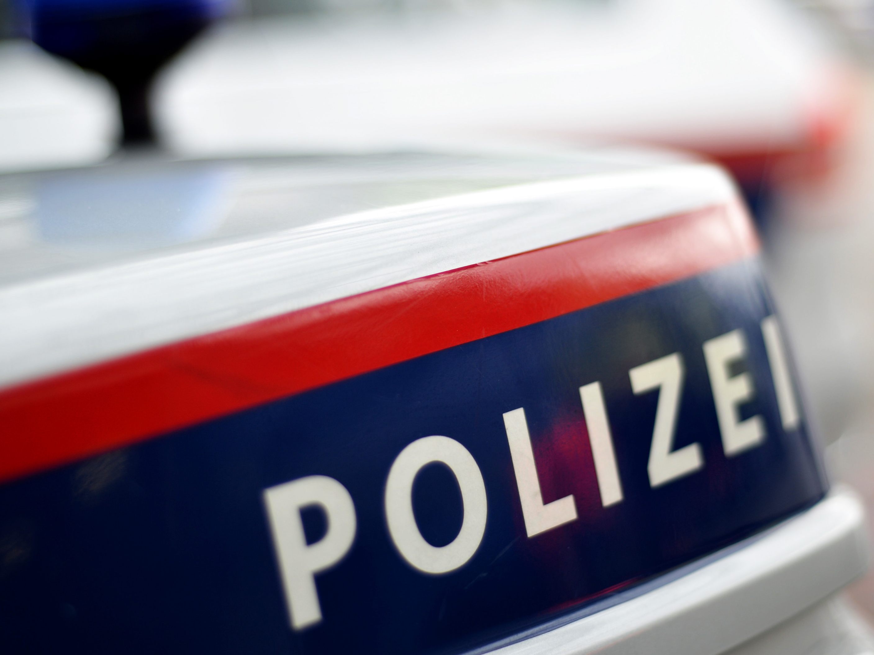 Nach mehreren Sachbeschädigungen in Lingenau sucht die Polizei nach Zeugen. Nach mehreren Sachbeschädigungen in Lingenau sucht die Polizei nach Zeugen.