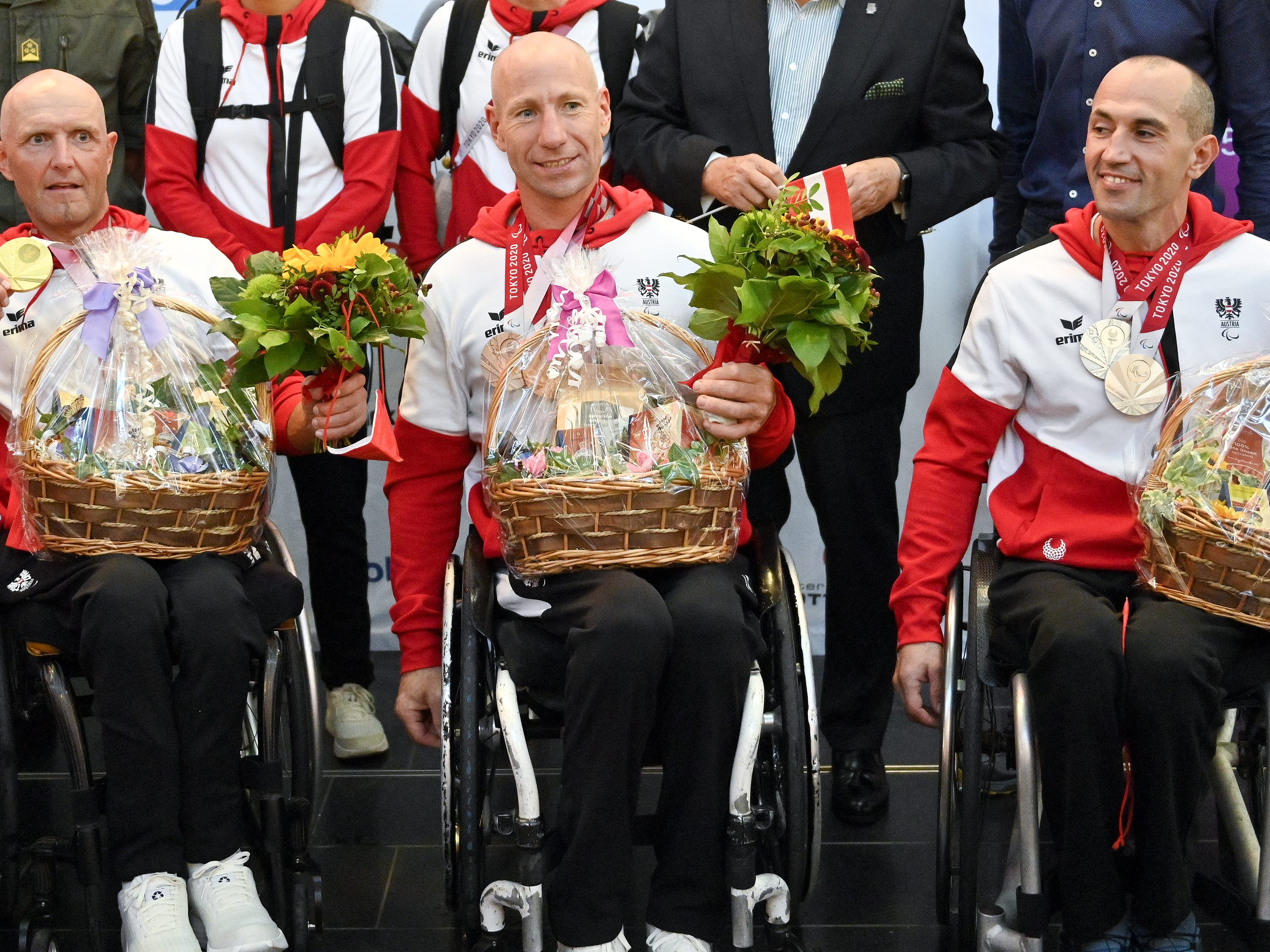 Die Handbike Olympia-Medaillengewinner Ablinger, Gritsch und Frühwirth sind aus Tokio zurück. Die Handbike Olympia-Medaillengewinner Ablinger, Gritsch und Frühwirth sind aus Tokio zurück.