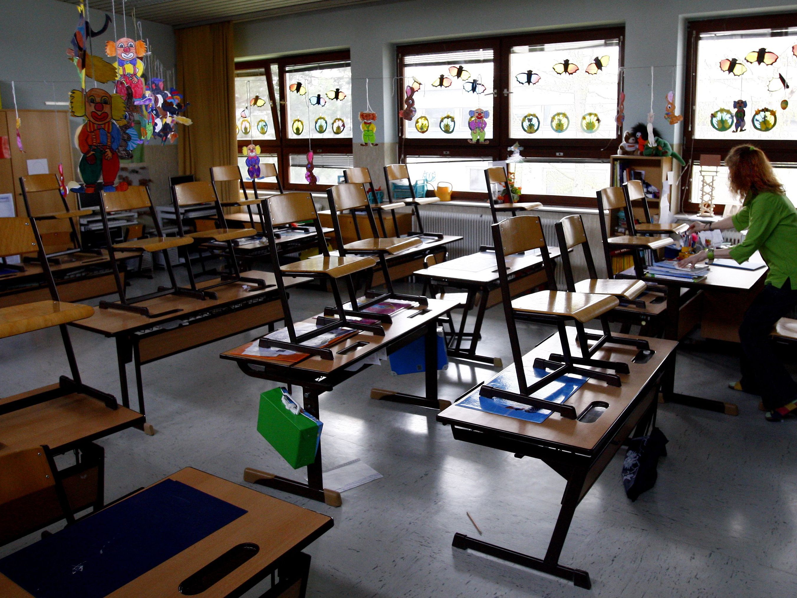 In Österreich erlebten die jüngeren Schüler weniger oft Schulschließungen auf Grund der Coronapandemie, als die Oberstufen. In Österreich erlebten die jüngeren Schüler weniger oft Schulschließungen auf Grund der Coronapandemie, als die Oberstufen.