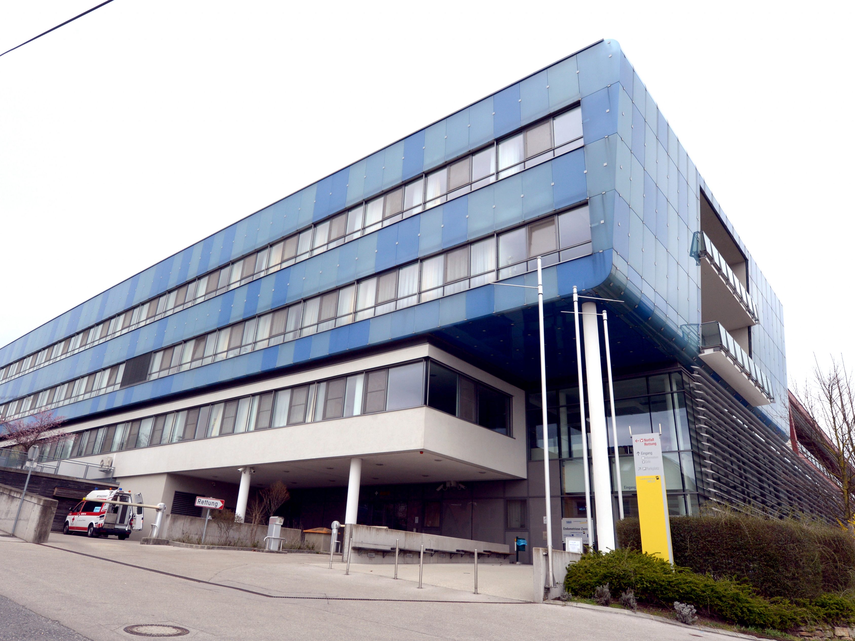 Der Landesgesundheitsagentur zu Folge muss man derzeit wegen Corona noch keine Operationen verschieben. Der Landesgesundheitsagentur zu Folge muss man derzeit wegen Corona noch keine Operationen verschieben.