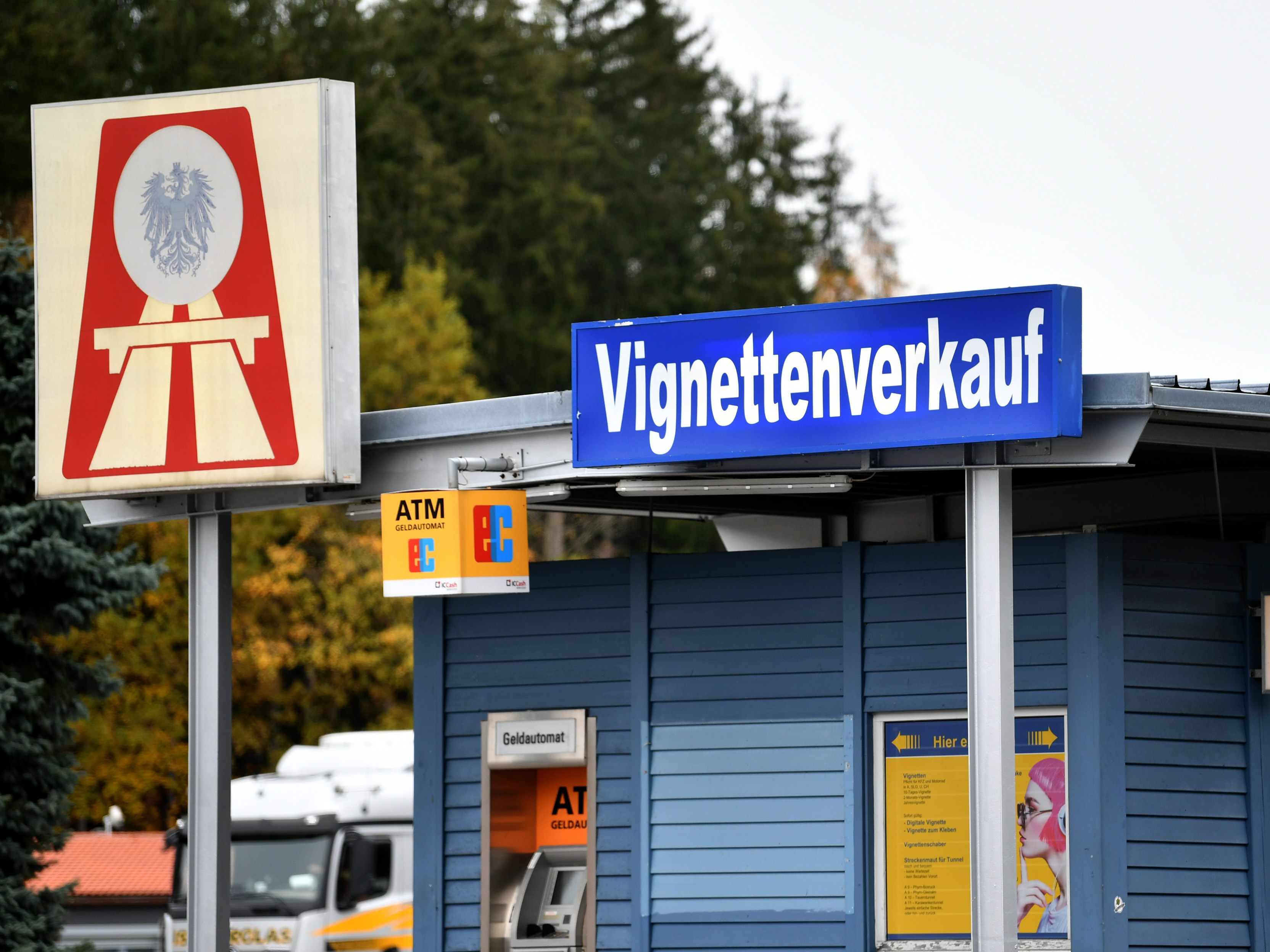 Nicht nur nahe der Autobahn wird ab November die neue Vignette zu kaufen sein