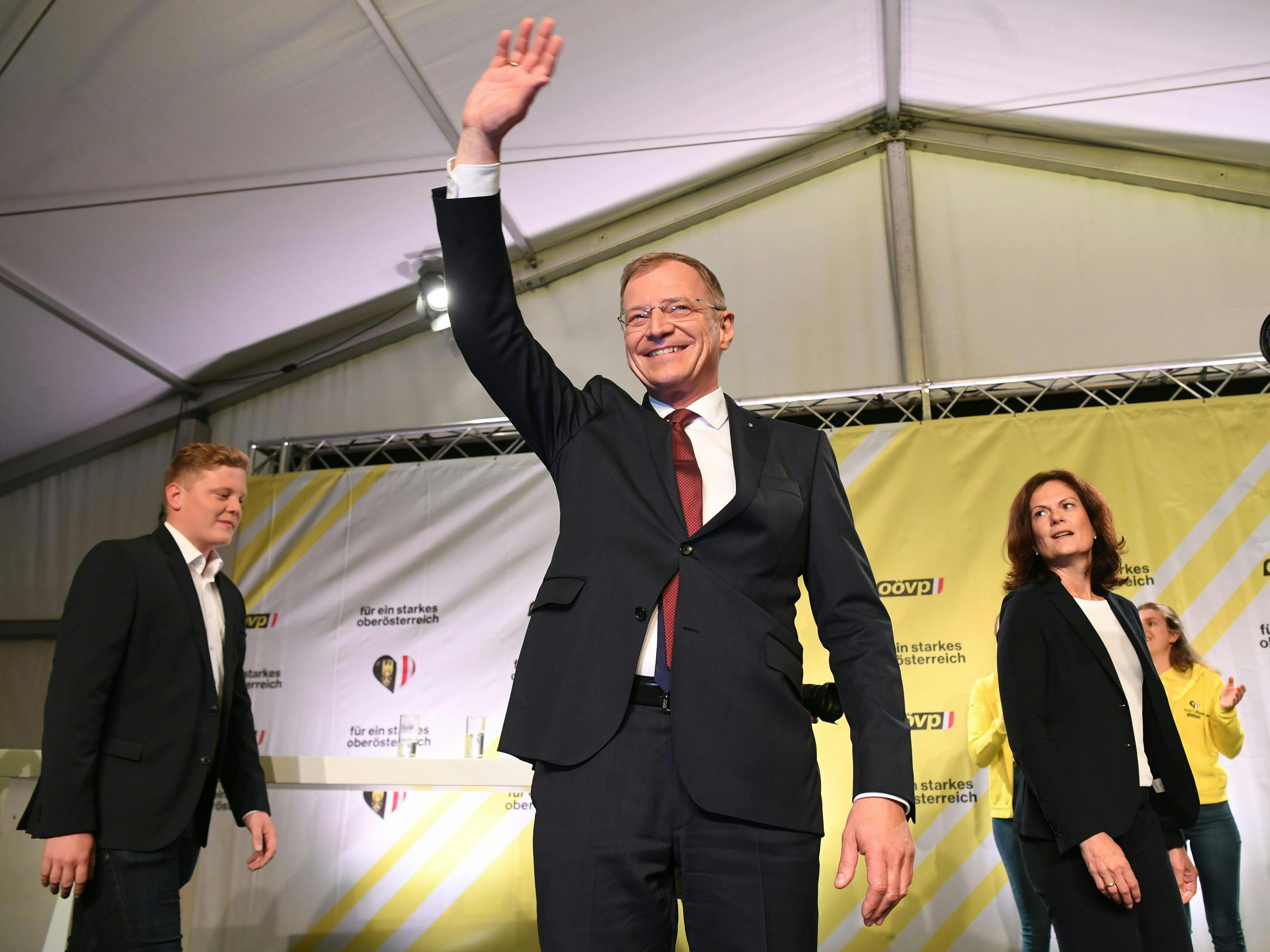 ÖVP-Spitzenkandidat Thomas Stelzer möchte noch bis zur OÖ-Wahl am Sonntag 300.000 Wählerkontakte erreichen. ÖVP-Spitzenkandidat Thomas Stelzer möchte noch bis zur OÖ-Wahl am Sonntag 300.000 Wählerkontakte erreichen.