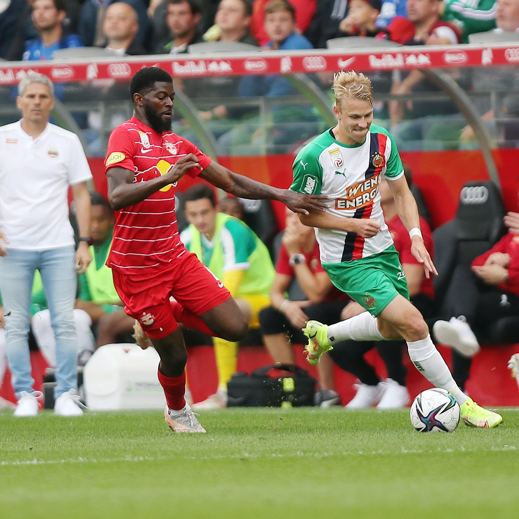 Red Bull Salzburg bezwingt Rapid Wien mit 2:0.