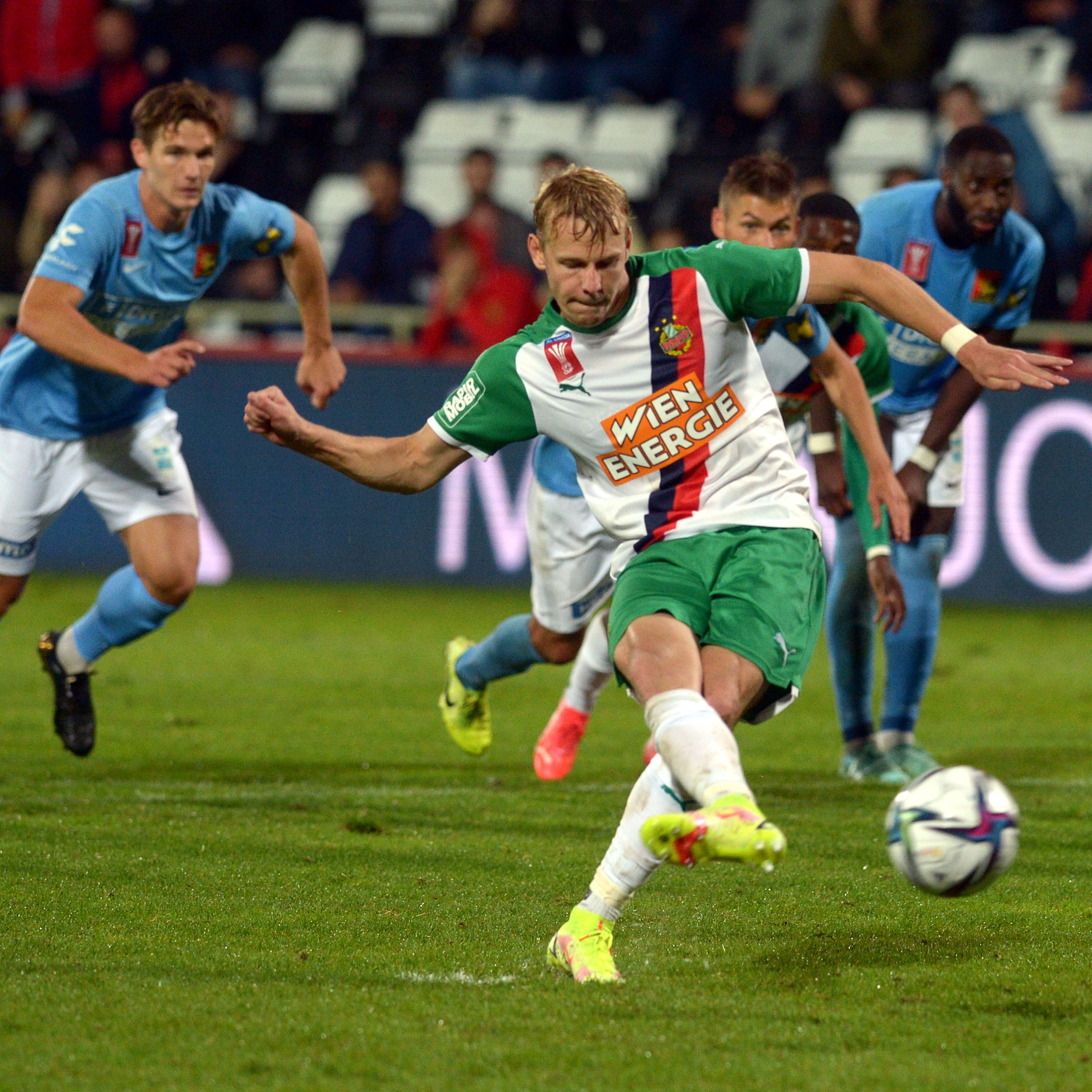 Marco Grüll verwertete in der Verlängerung den Elfmeter zum 2:1 für Rapid gegen Admira.