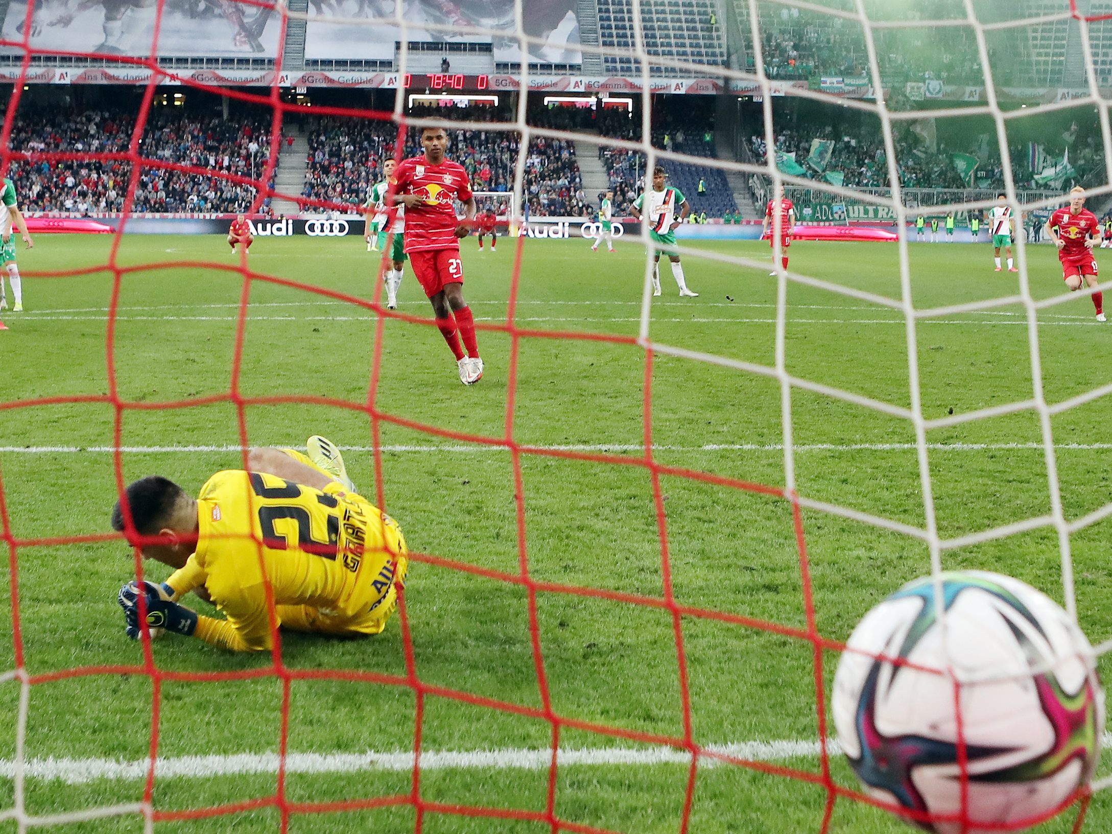 Rapid Wien konnte auswärts bei Red Bull Salzburg keinen Sieg feiern. Rapid Wien konnte auswärts bei Red Bull Salzburg keinen Sieg feiern.