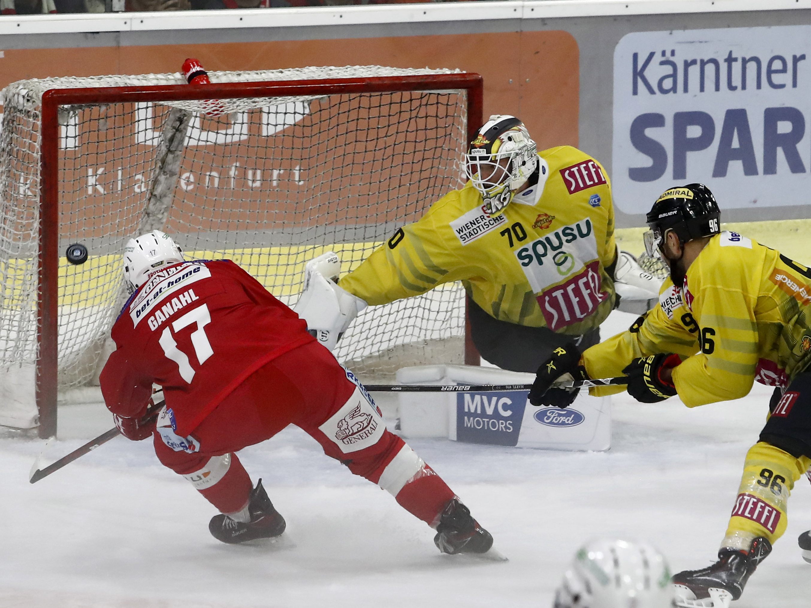 Die Caps erlitten in Klagenfurt eine bittere Niederlage. Die Caps erlitten in Klagenfurt eine bittere Niederlage.
