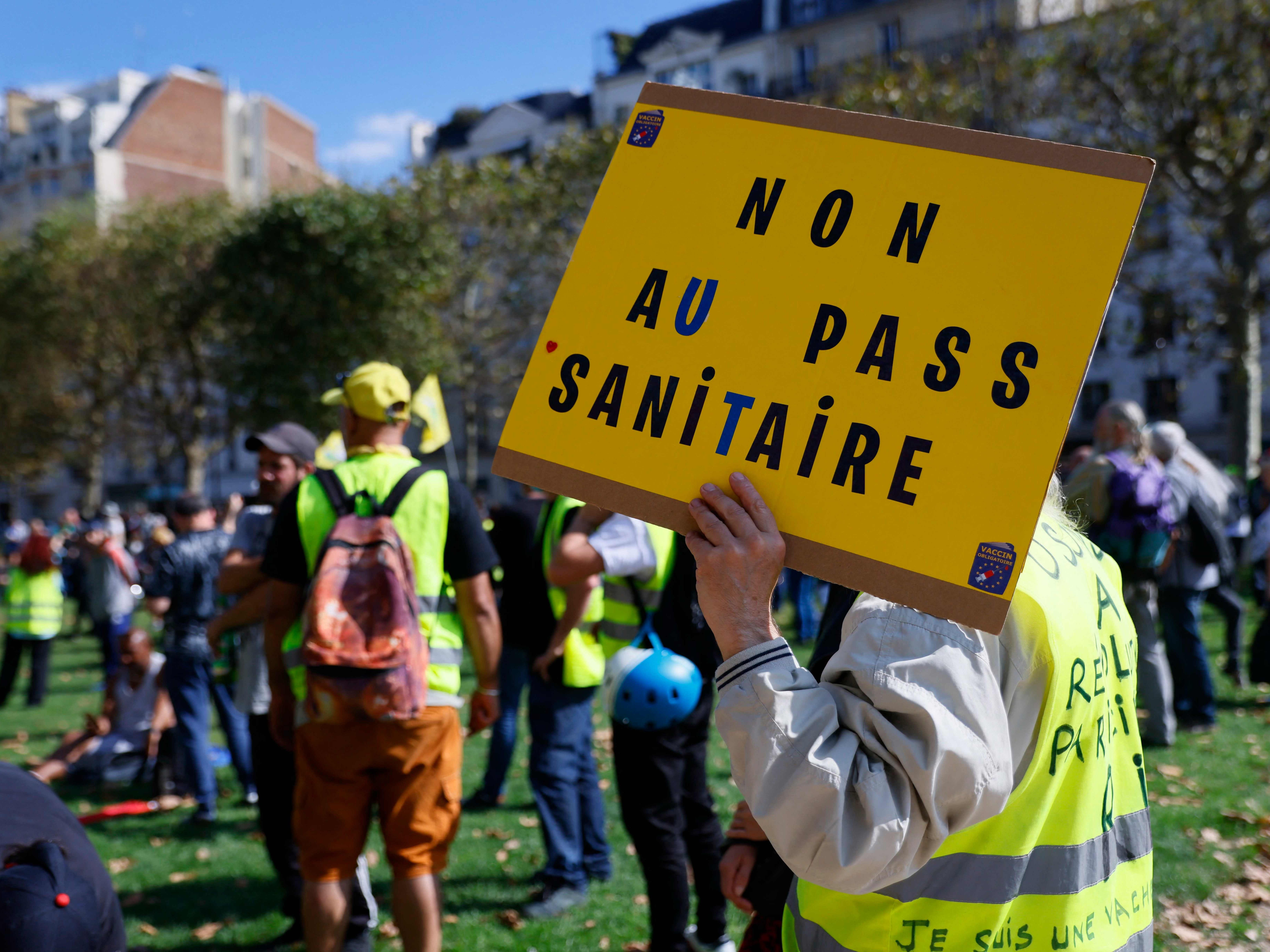Frankreich: Dutzende Kündigungen nach Inkrafttreten der Impfpflicht. Frankreich: Dutzende Kündigungen nach Inkrafttreten der Impfpflicht.