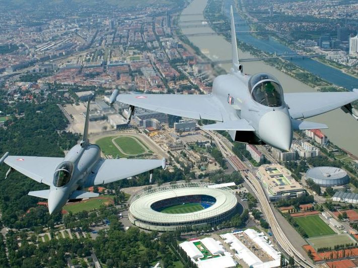 Eurofighter sichern aktuell den Luftraum über Wien.