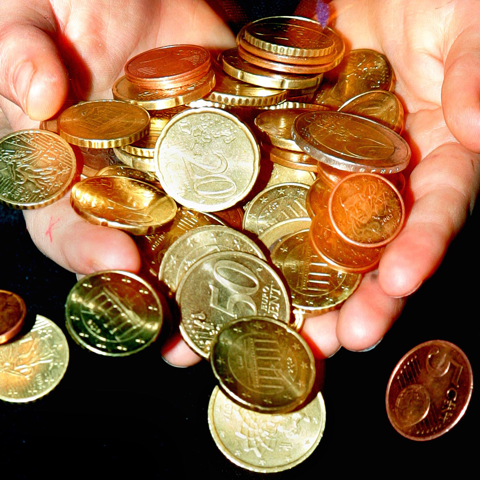 Laut einer Umfrage sollen die Gehälter in Österreich 2022 real um rund zwei Prozent steigen.