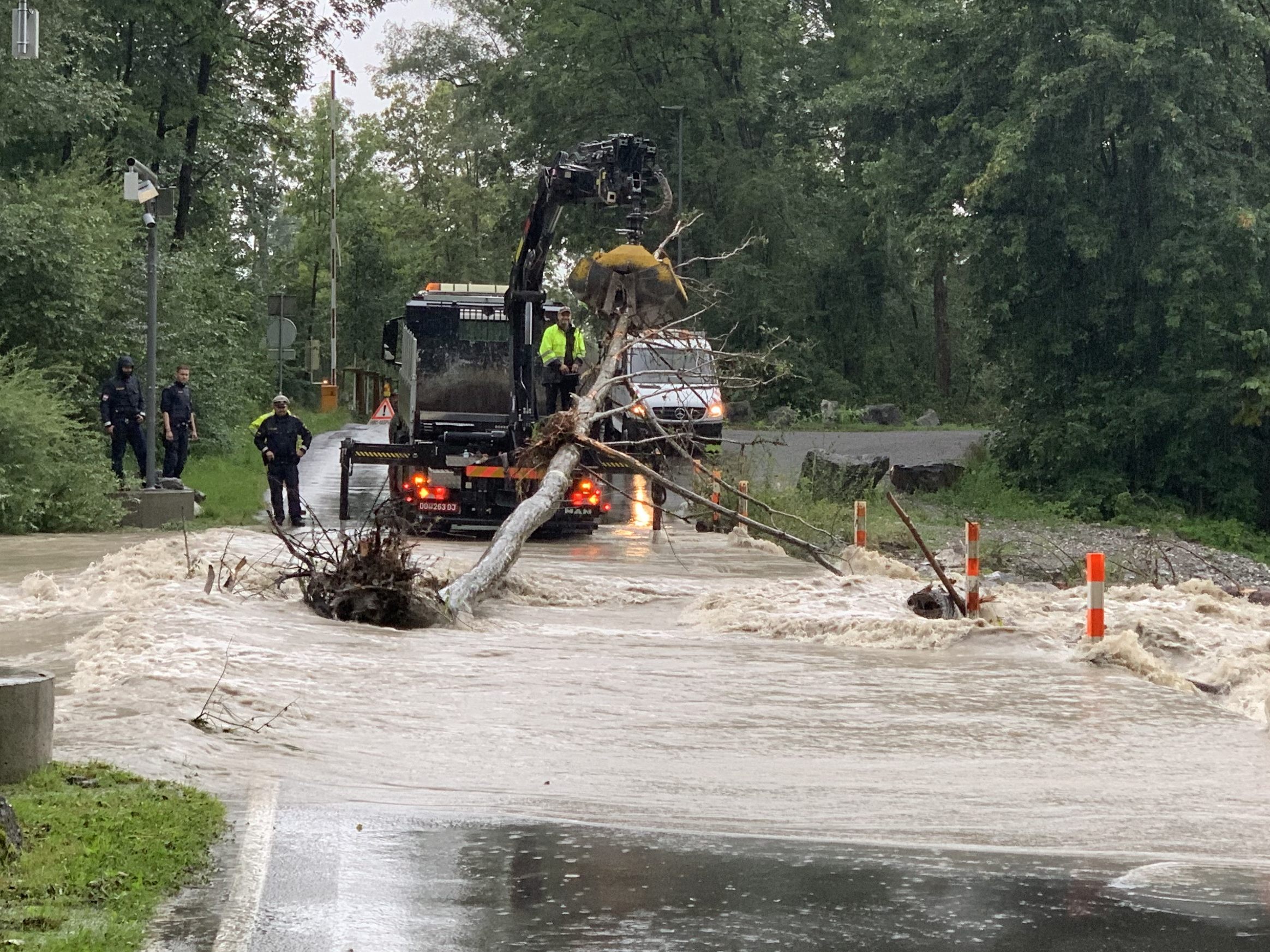 Extreme-Wetterereignisse, wie Starkregen und Überschwemmungen, werden auch in Vorarlberg häufiger und intensiver werden (im Bild die überflutete Furt in Dornbirn im Sommer 2020).