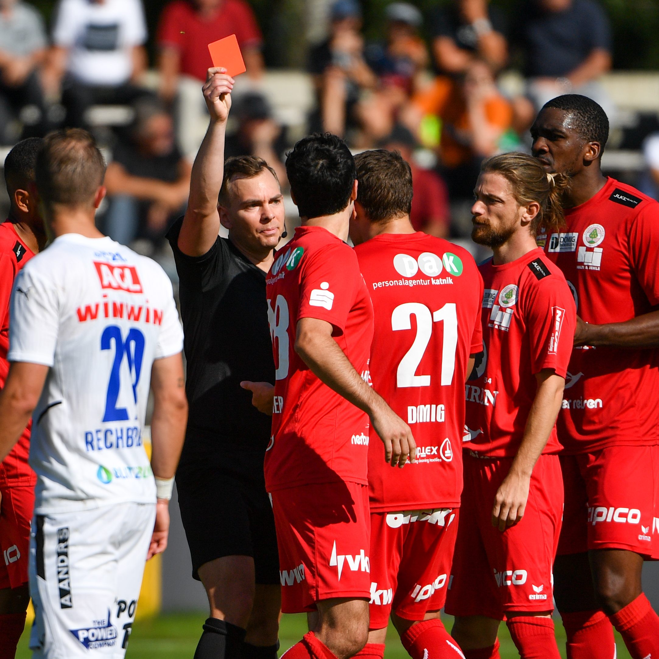 Nach einer Gelb-Roten Karte für Kircher mussten die Dornbirner lange zu 10. auskommen.