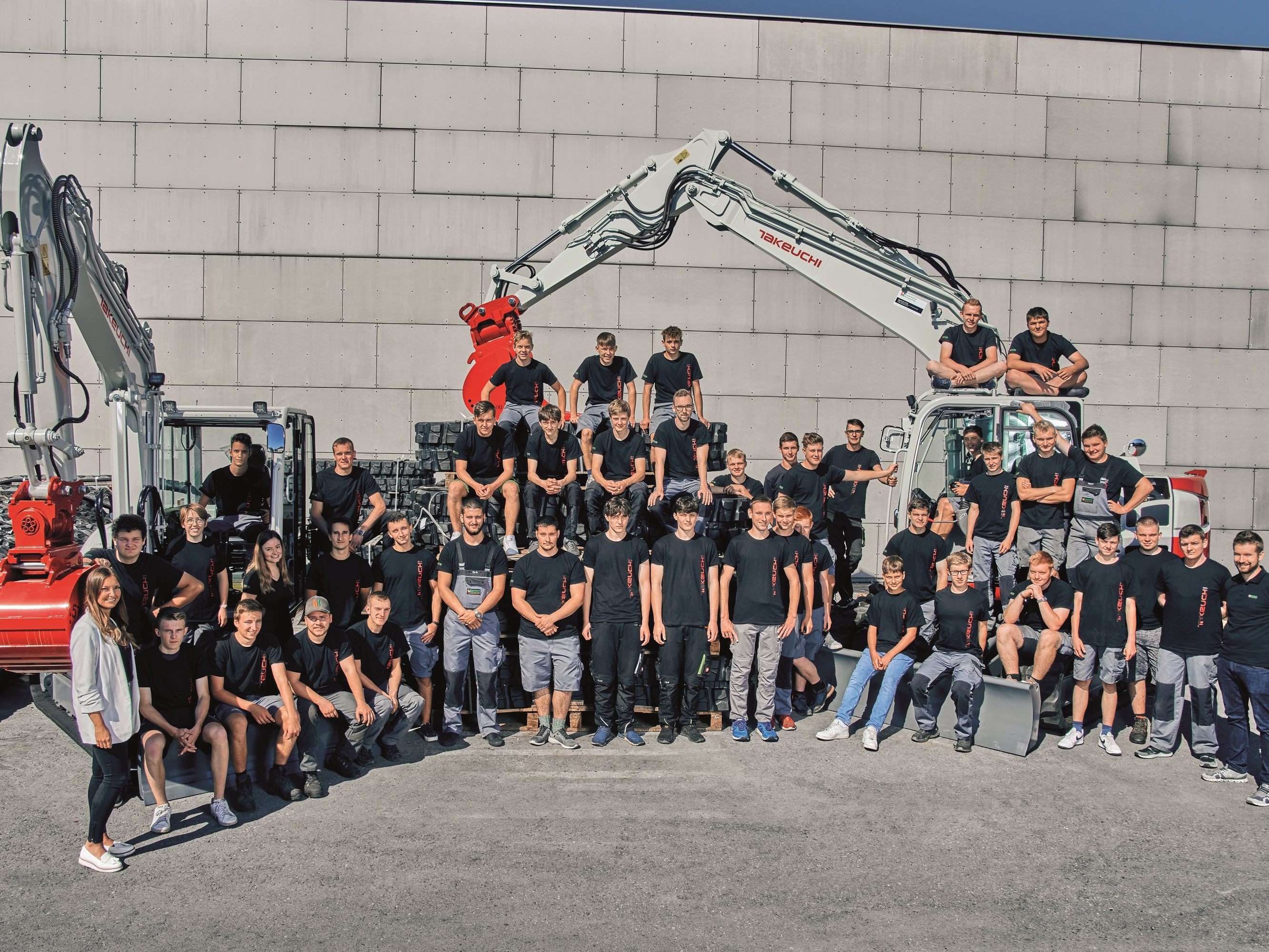 Neue Lehrlinge bei Huppenkothen 2021 Ausbildungsstart für 21 neue Lehrlinge beim Baumaschinen-Unternehmen Huppenkothen. Neue Lehrlinge bei Huppenkothen 2021 Ausbildungsstart für 21 neue Lehrlinge beim Baumaschinen-Unternehmen Huppenkothen.