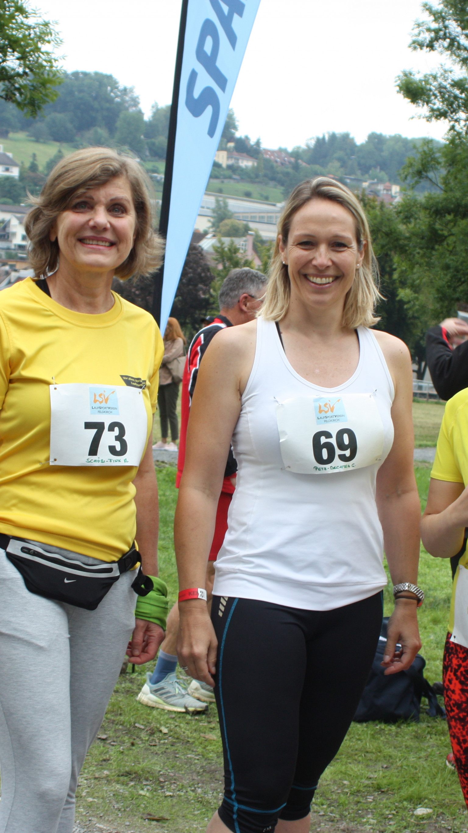 Stadtrat Benedikt König, Landesstatthalterin Barbara Schöbi-Fink, Sportstadträtin Gudrun Petz-Bechter, Heike Summer, Tay Hagen.