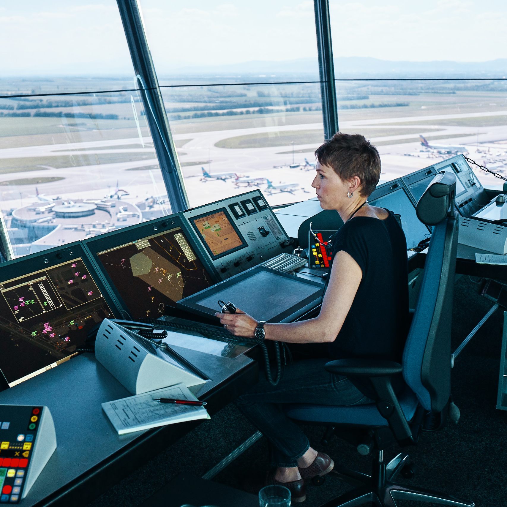 Die Austro Control sucht am 29. September wieder Fluglotsen und Fluglotsinnen.