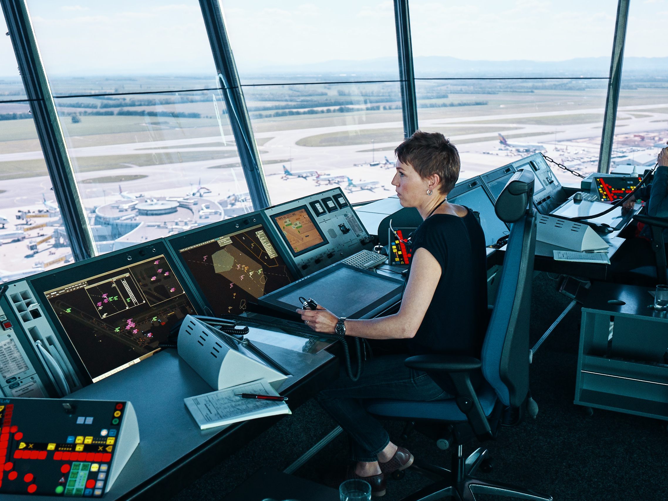 Die Austro Control sucht am 29. September wieder Fluglotsen und Fluglotsinnen.