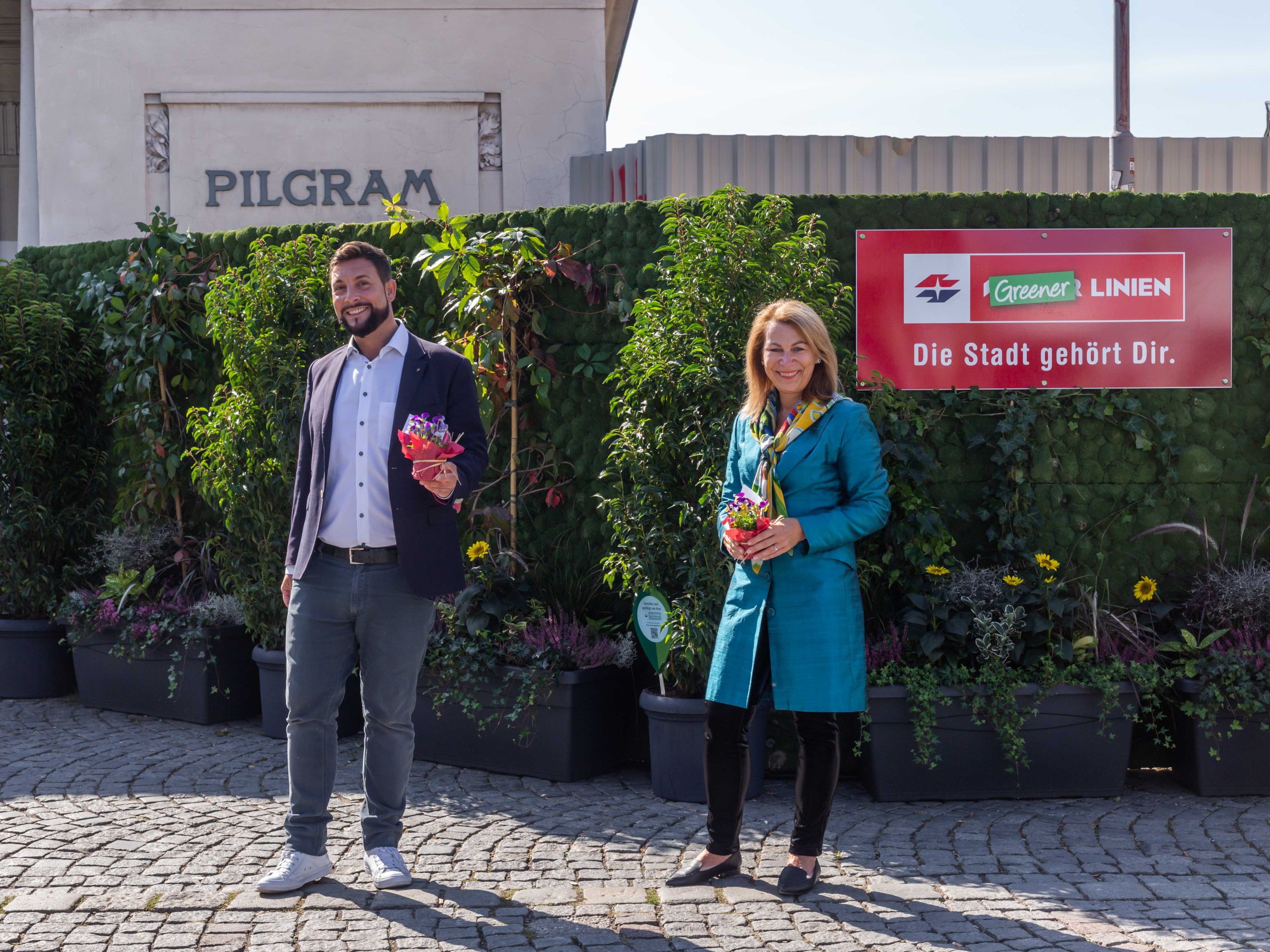 v.l.n.r.: Mariahilf-Bezirksvorsteher Markus Rumelhart und Wiener Linien-Geschäftsführerin Alexandra Reinagl v.l.n.r.: Mariahilf-Bezirksvorsteher Markus Rumelhart und Wiener Linien-Geschäftsführerin Alexandra Reinagl