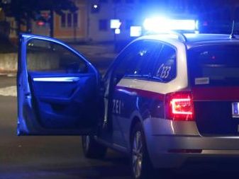 Die Polizei musste am Donnerstagabend einschreiten, als in Wien-Floridsdorf ein 47-Jähriger einen 50-Jährigen mit dem Messer bedrohte.