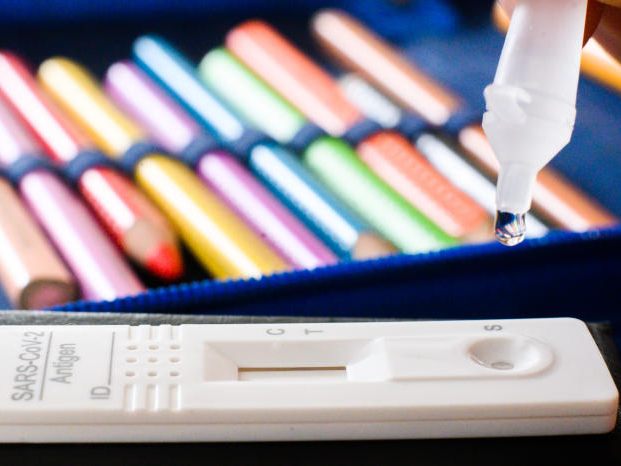 Auch nach der Sicherheitsphase wird es wohl weiterhin Corona-Tests an Österreichs Schulen geben. Auch nach der Sicherheitsphase wird es wohl weiterhin Corona-Tests an Österreichs Schulen geben.