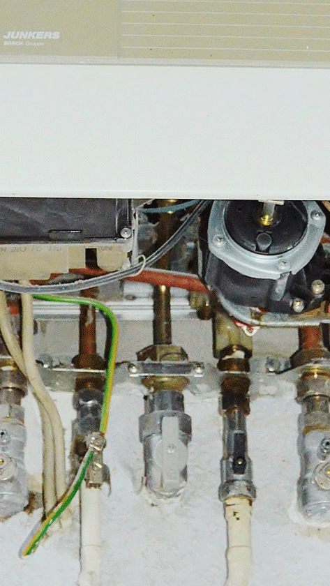 AK-Preismonitor: Installateure verlangen für ein Thermen-Service weniger als Werkskundendienste