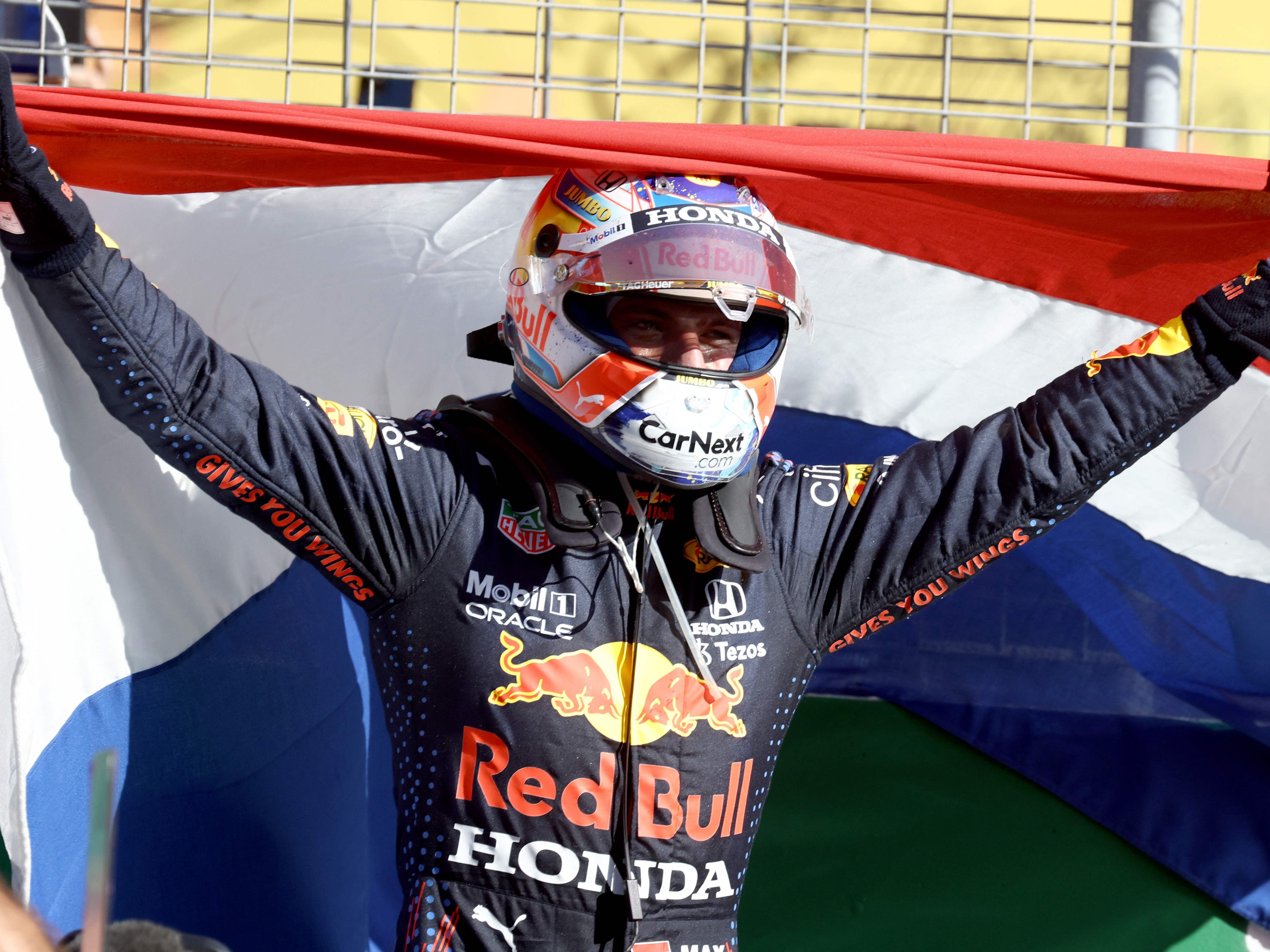 Niederländer Verstappen gewann bei Zandvoort-Comeback vor Hamilton. Niederländer Verstappen gewann bei Zandvoort-Comeback vor Hamilton.