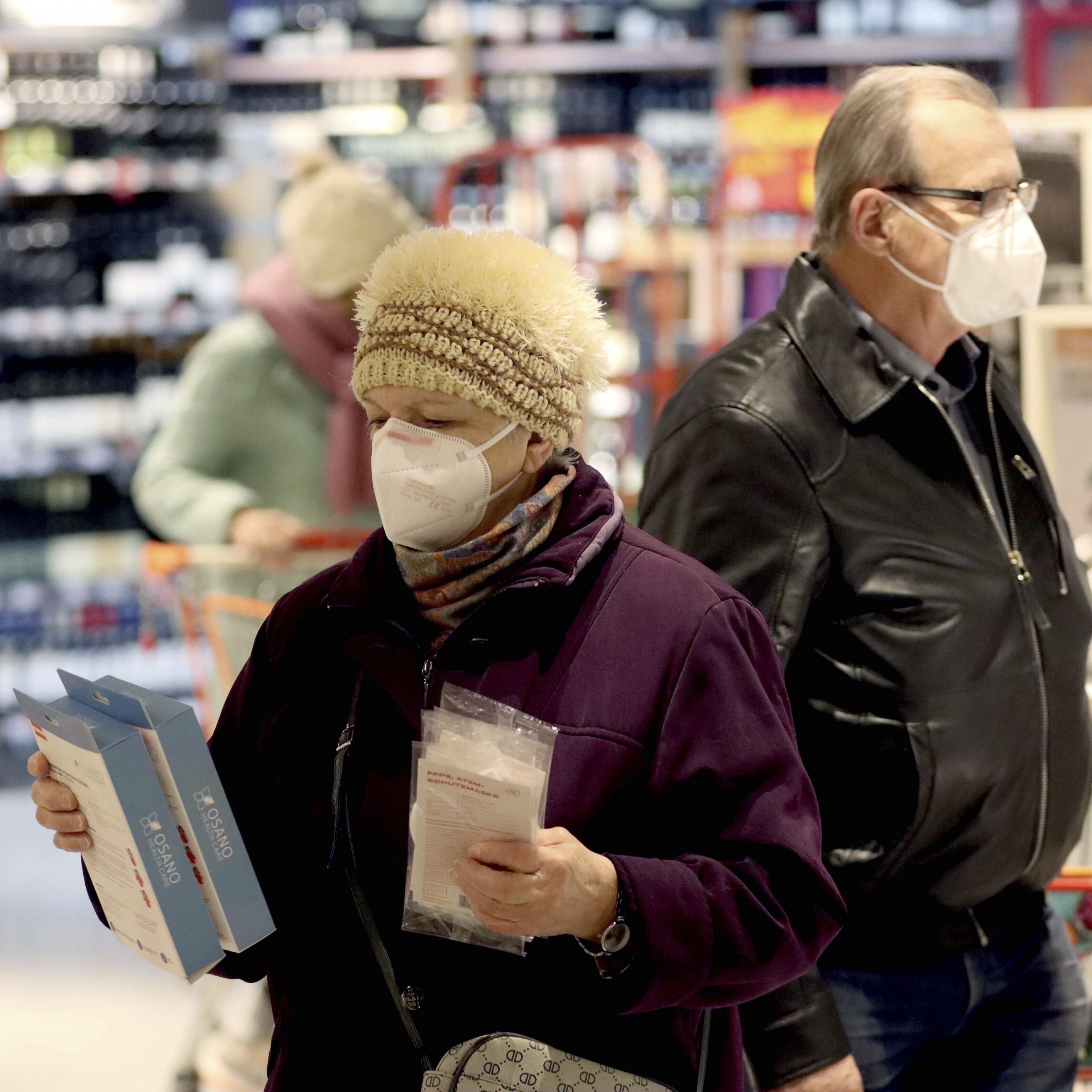 Handelsvertreter ärgert, dass Angestellte die FFP2-Maskenpflicht für Ungeimpfte kontrollieren sollen.