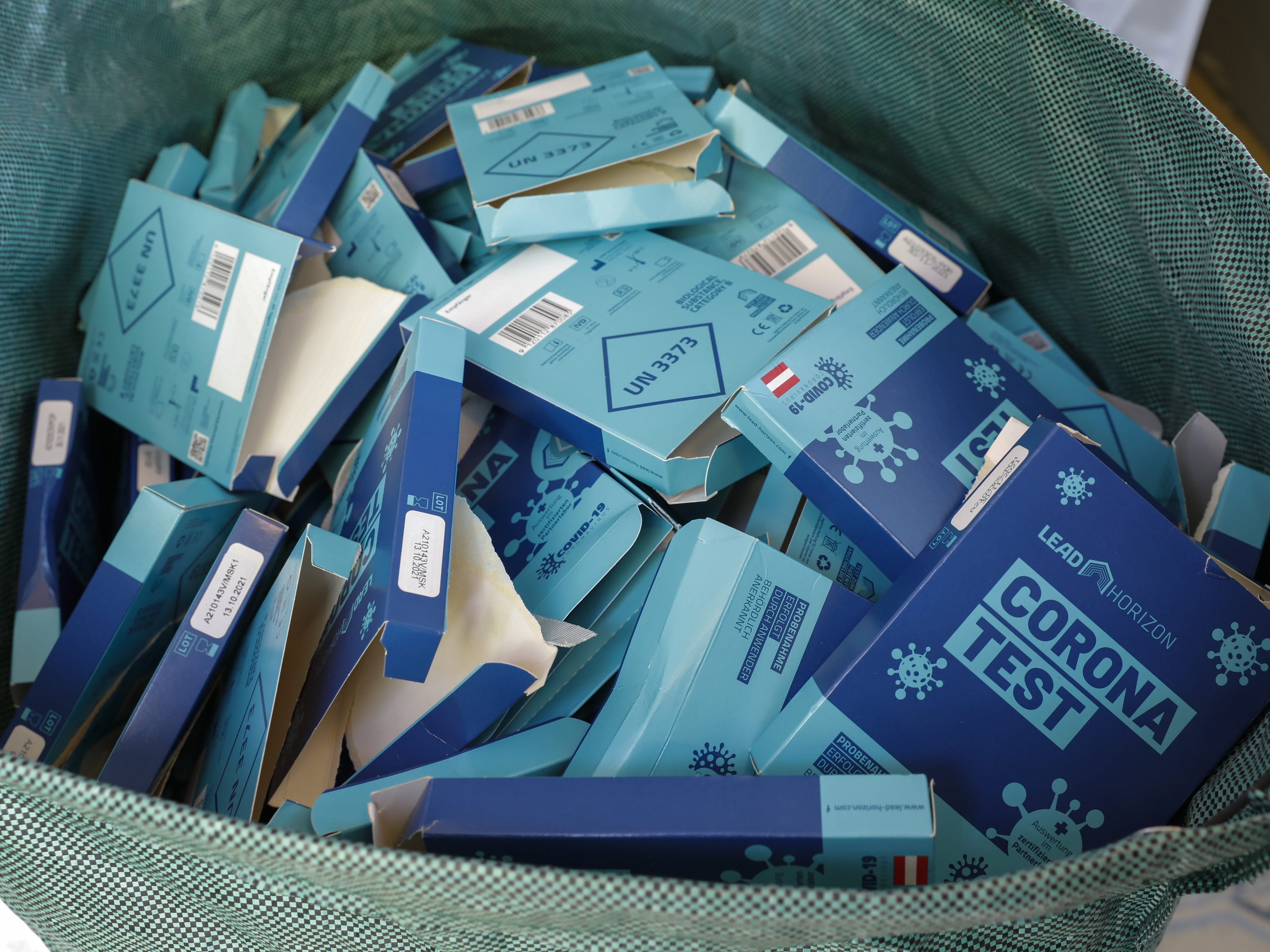 Eine PCR-Test-Vergabe ausschließlich über Apotheken wird verlangt. Eine PCR-Test-Vergabe ausschließlich über Apotheken wird verlangt.