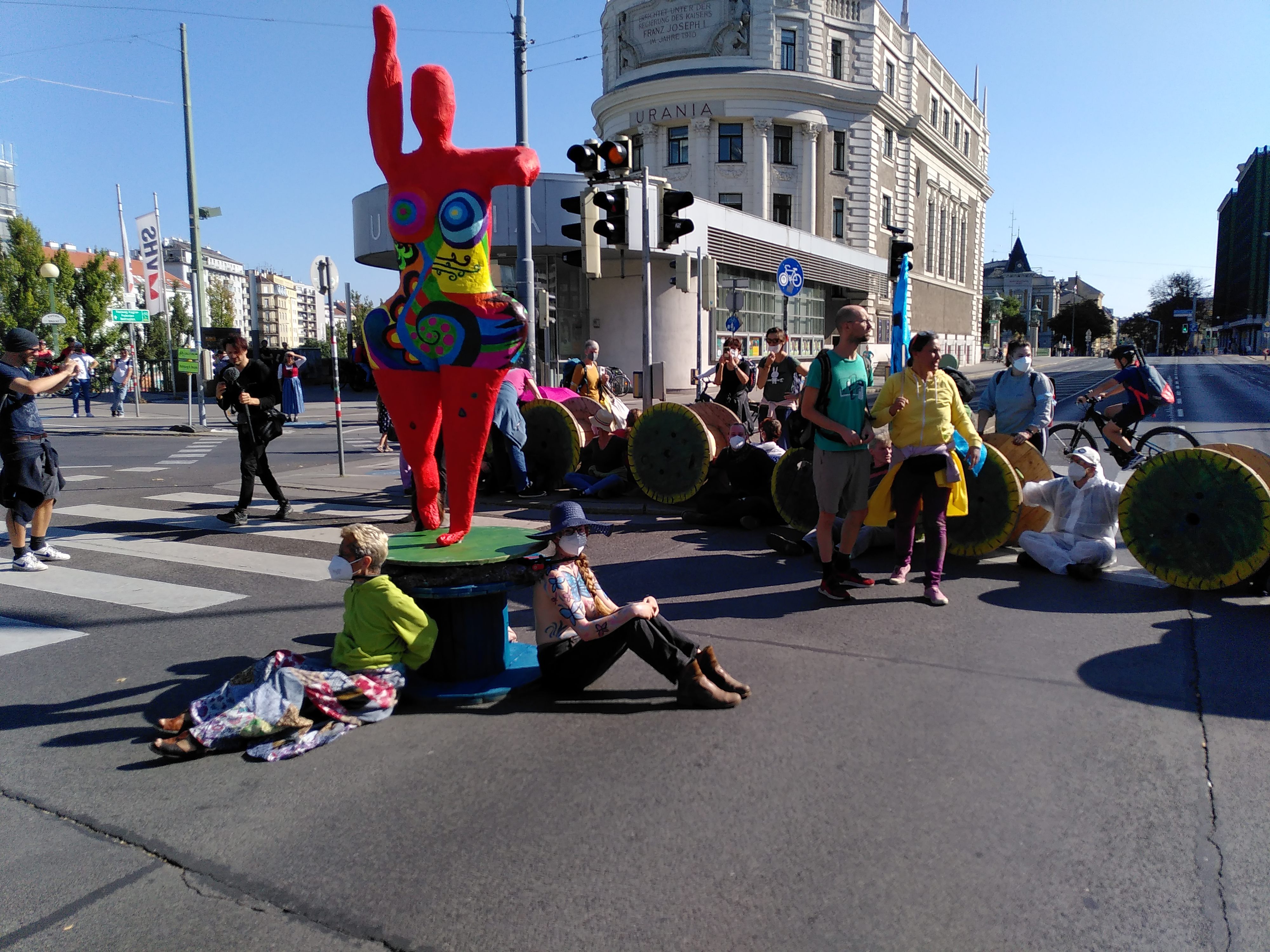 Die Organisation blockierte den Julius-Raab-Platz bei der Urania.