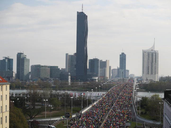 Ein umfassendes Coronatest- und Sicherheitskonzept soll den Vienna City Marathon für die rund 25.000 Läufer sicher machen. Ein umfassendes Coronatest- und Sicherheitskonzept soll den Vienna City Marathon für die rund 25.000 Läufer sicher machen.