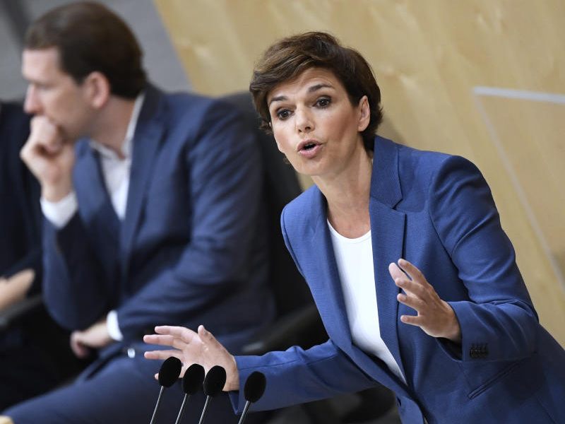 Pamela Rendi-Wagner kritisiert Corona-Management der Regierung scharf. Pamela Rendi-Wagner kritisiert Corona-Management der Regierung scharf.