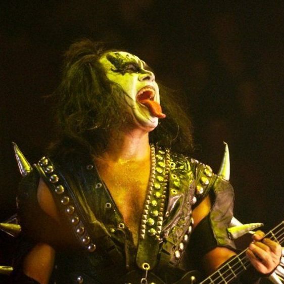 Gene Simmons, seines Zeichens Bassist der Band KISS, wurde positiv auf Corona getestet
