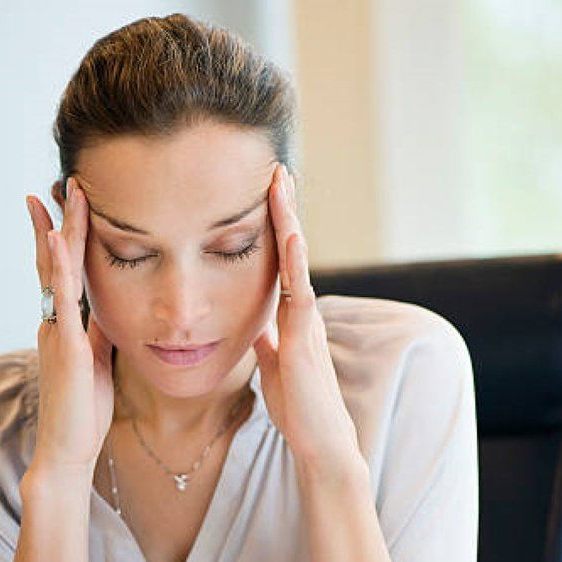 Koffein hilft bei Kopfschmerzen.