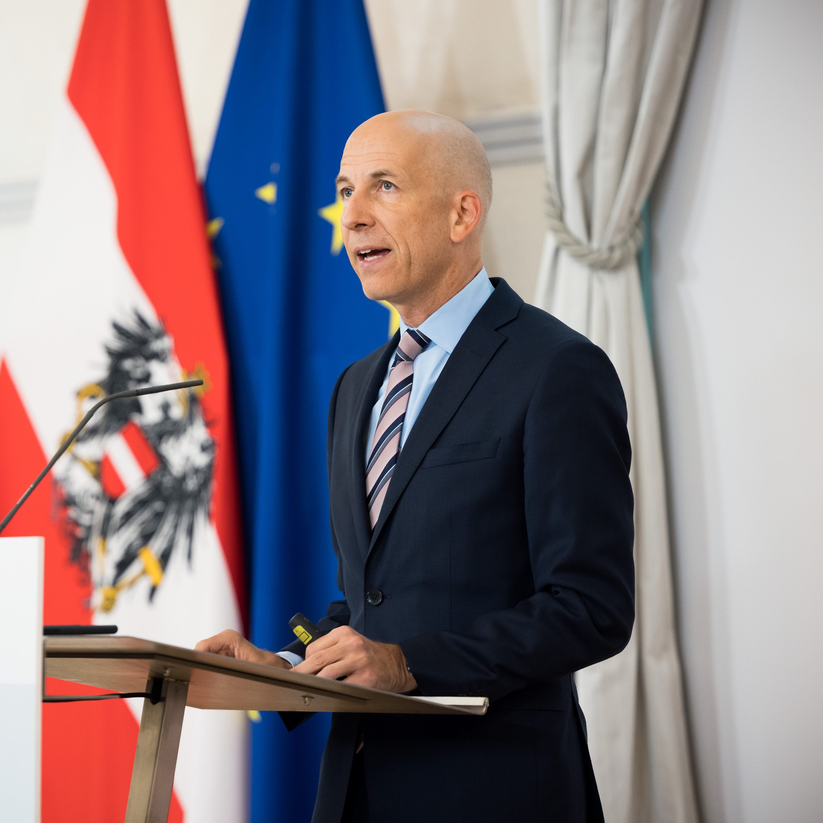 Arbeitsminister Martin Kocher konnte gute Nachrichten verkünden.