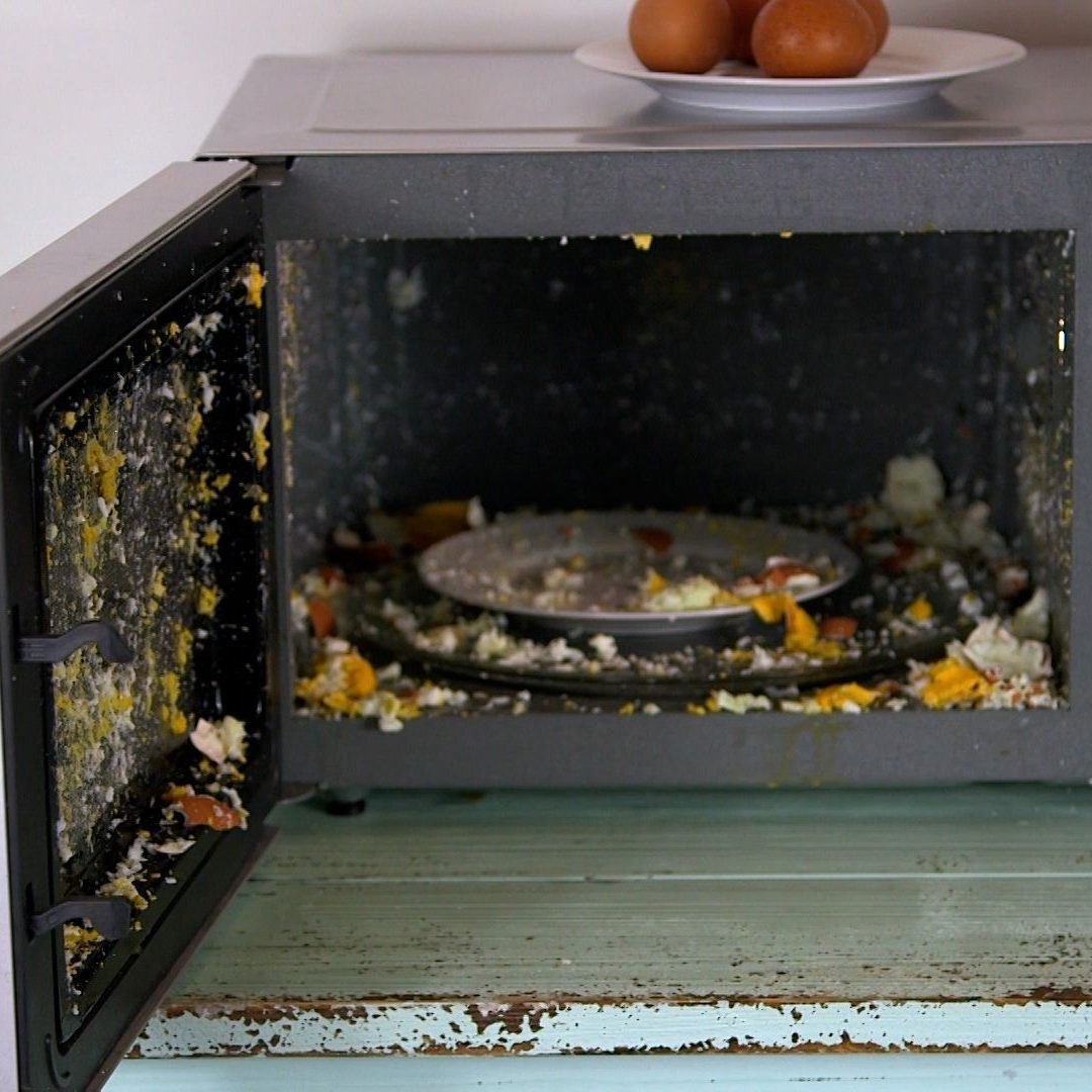 Manche Lebensmittel explodieren regelrecht in der Mikrowelle - oder bergen Gesundheitsgefahren, wenn sie darin gekocht werden