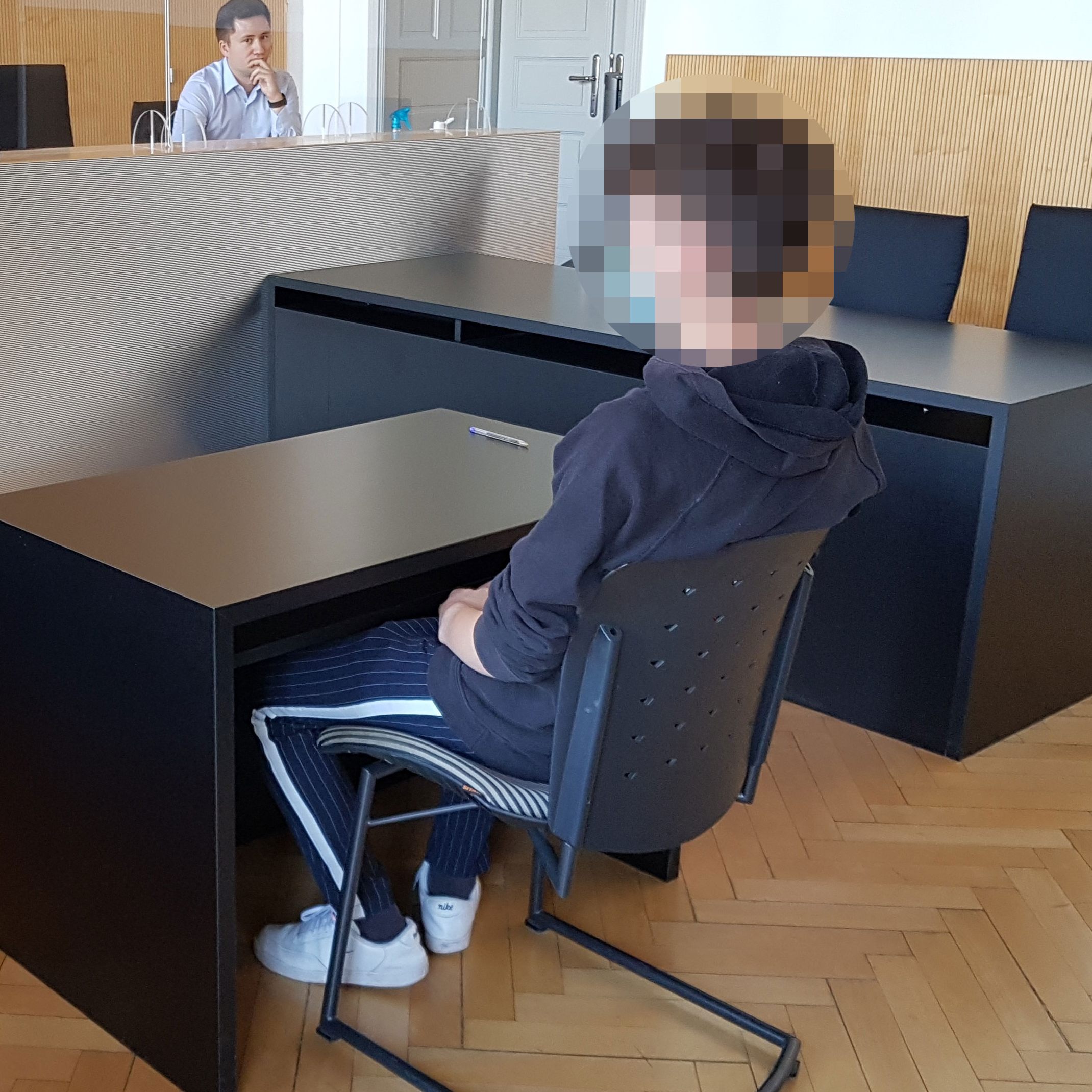 Nach einem tödlichen Urteil musste sich ein 19-Jähriger vor Gericht verantworten.