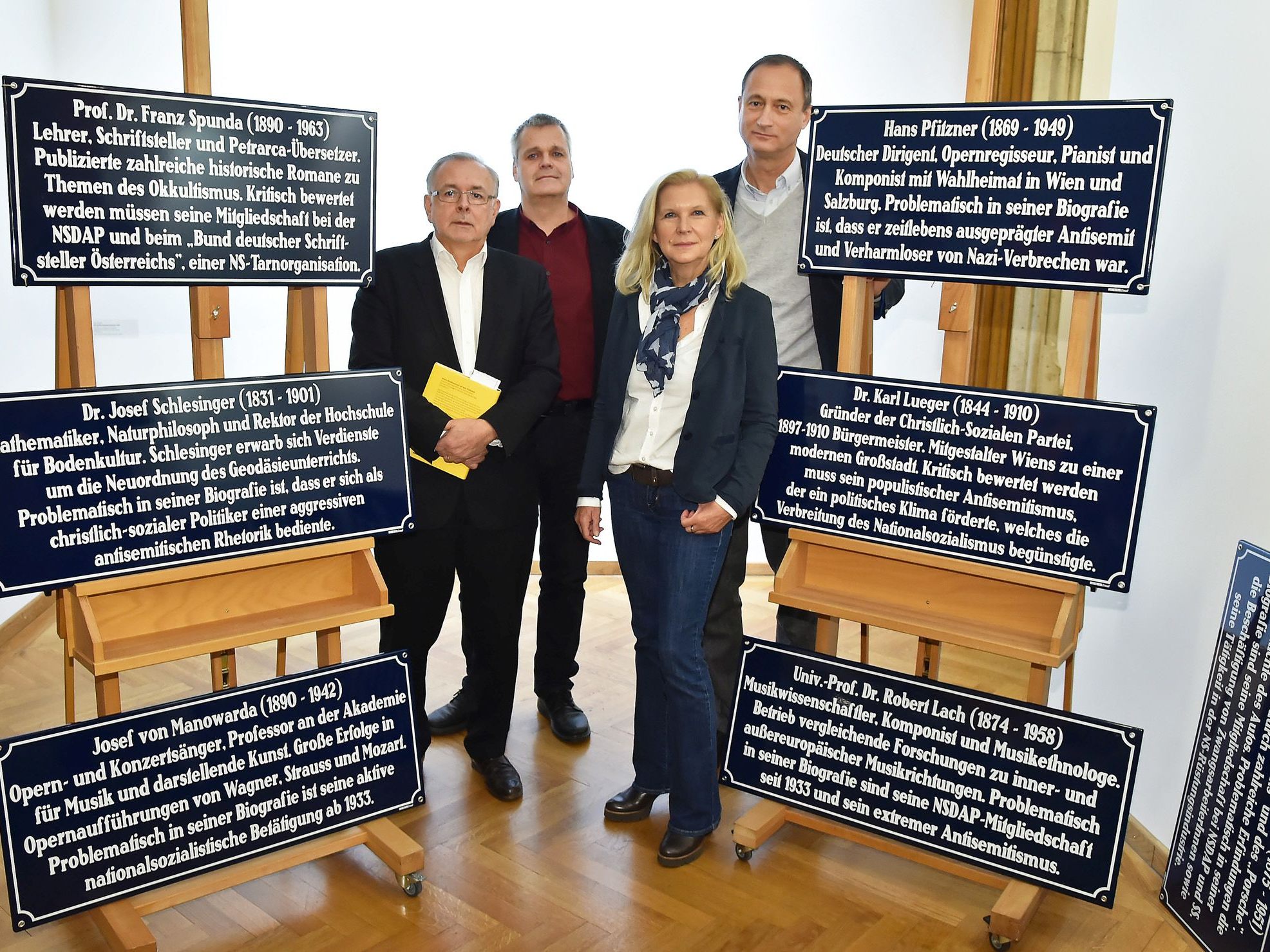 Mailath, Bluma, Margulies und Rathkolb präsentieren Zusatztafel für historisch belastete Straßennamen