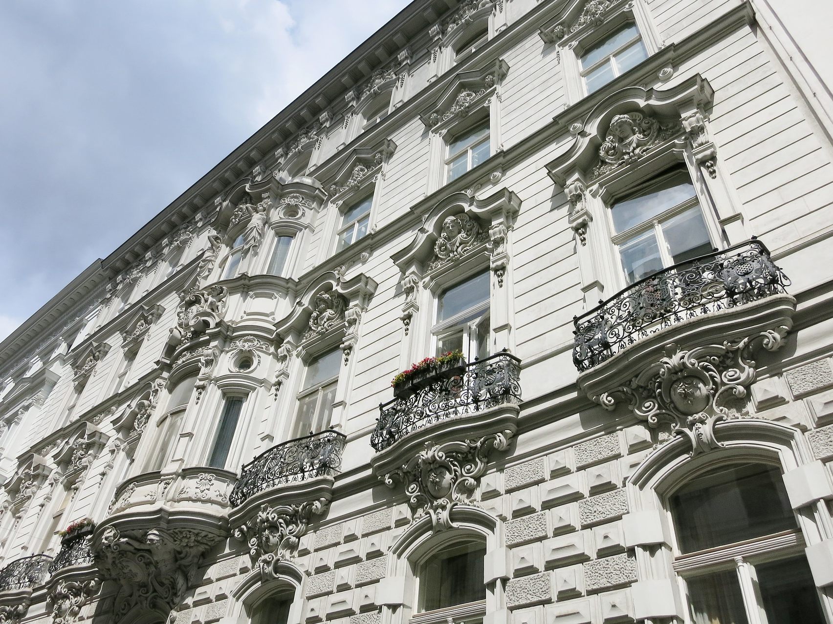 Zinshäuser aus der Gründerzeit sind bei Investoren beliebt.