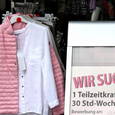 Arbeitslosigkeit samt Schulungszahl auf 2012er-Wert gesunken