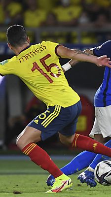 Neymar (Nr. 10) blieb in Kolumbien unauffällig