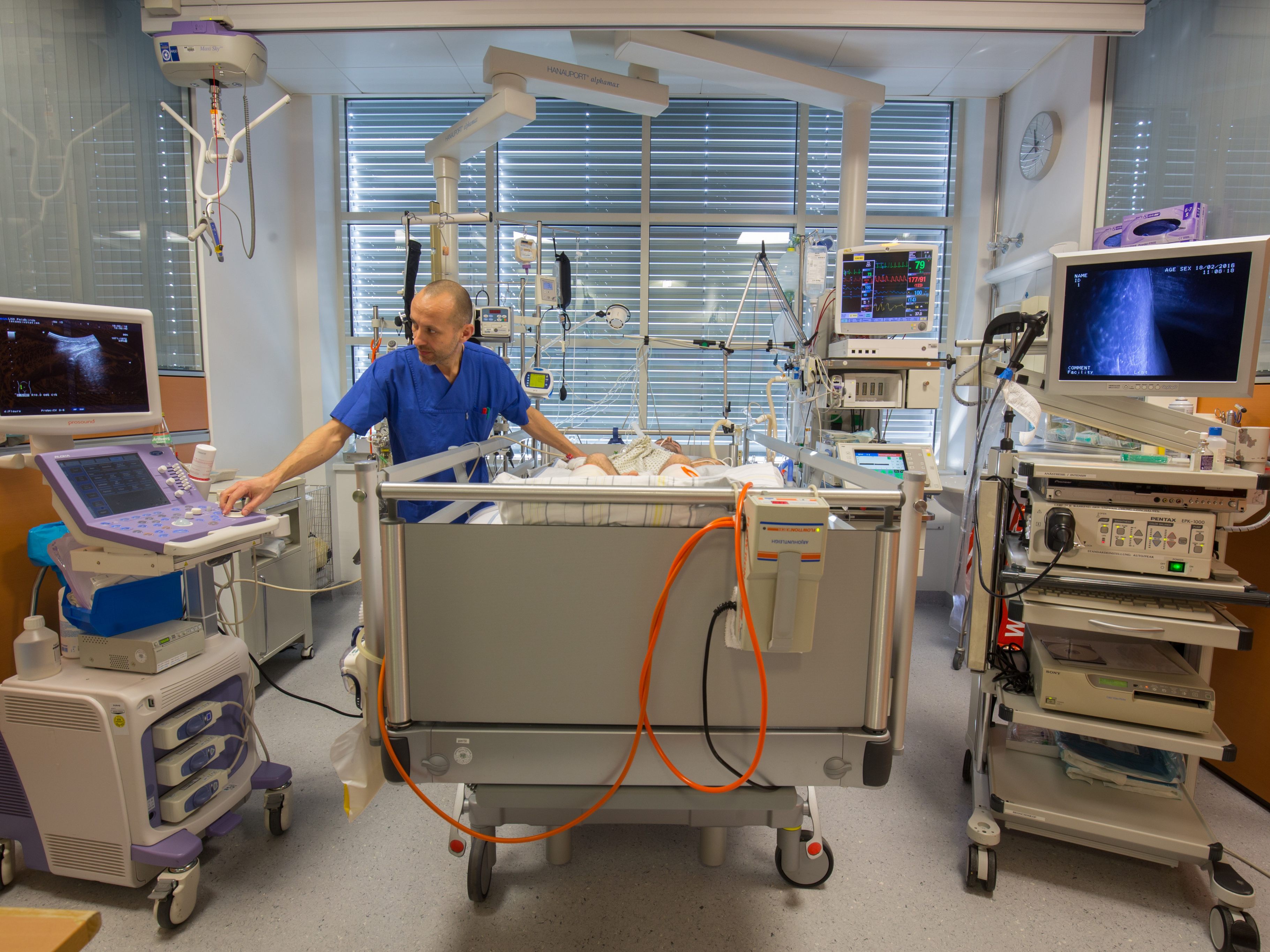 33 Patienten befinden sich in Spitalsbehandlung. 33 Patienten befinden sich in Spitalsbehandlung.