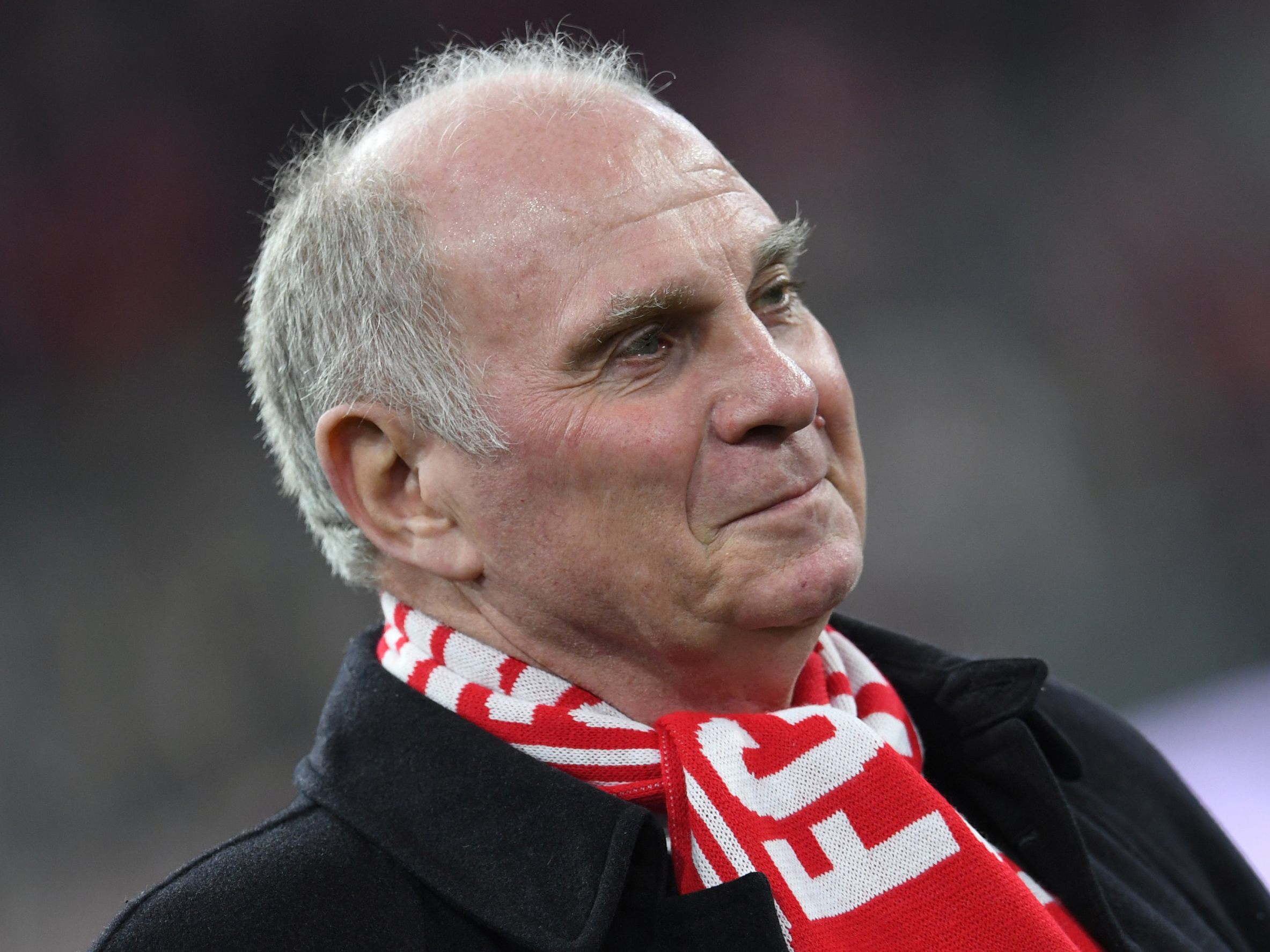 Uli Hoeneß erzählt, was er von Veganern hält.