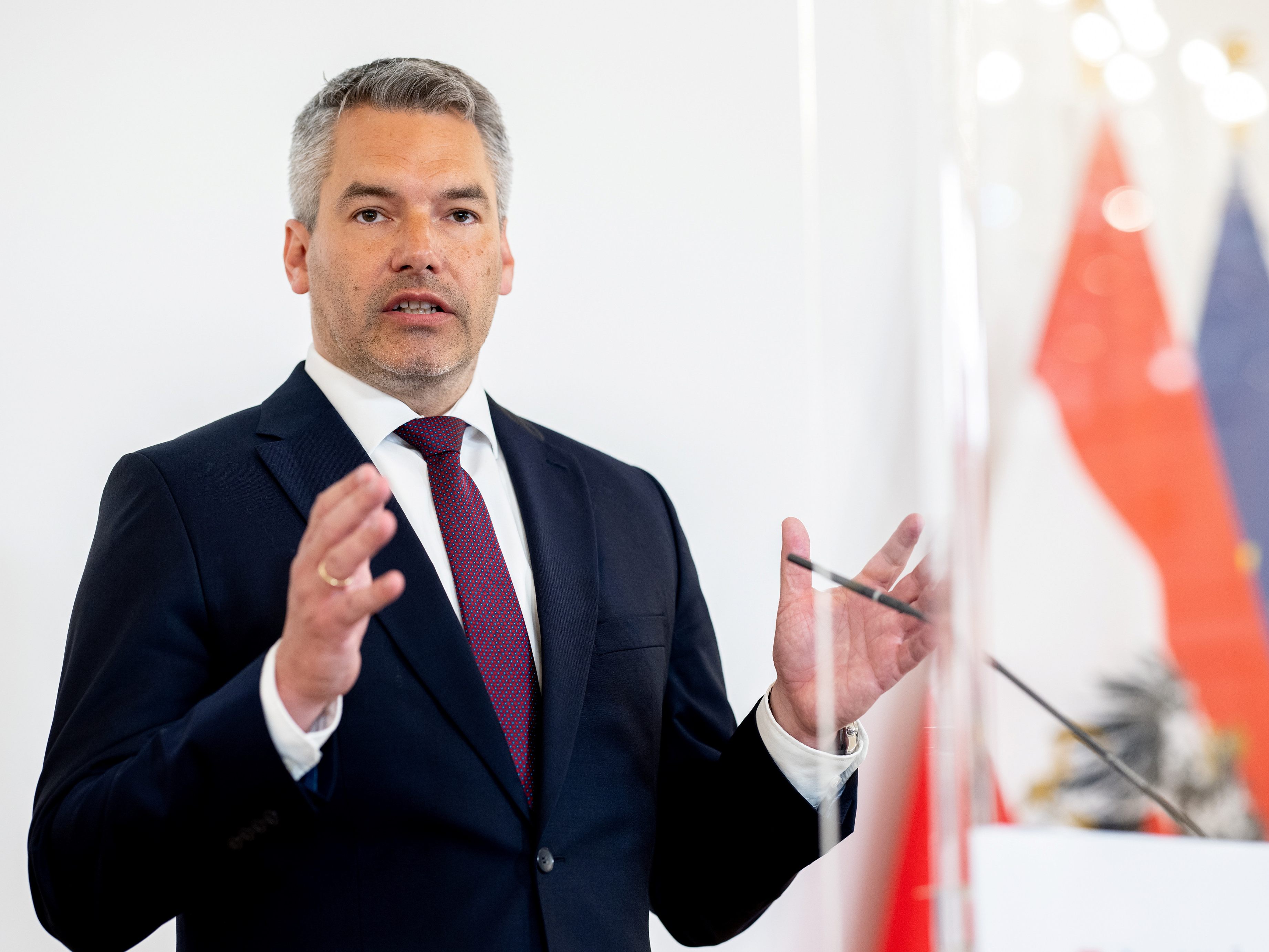 Regierung will sich krisenfitter machen: Neues Lagezentrum geplant. Regierung will sich krisenfitter machen: Neues Lagezentrum geplant.