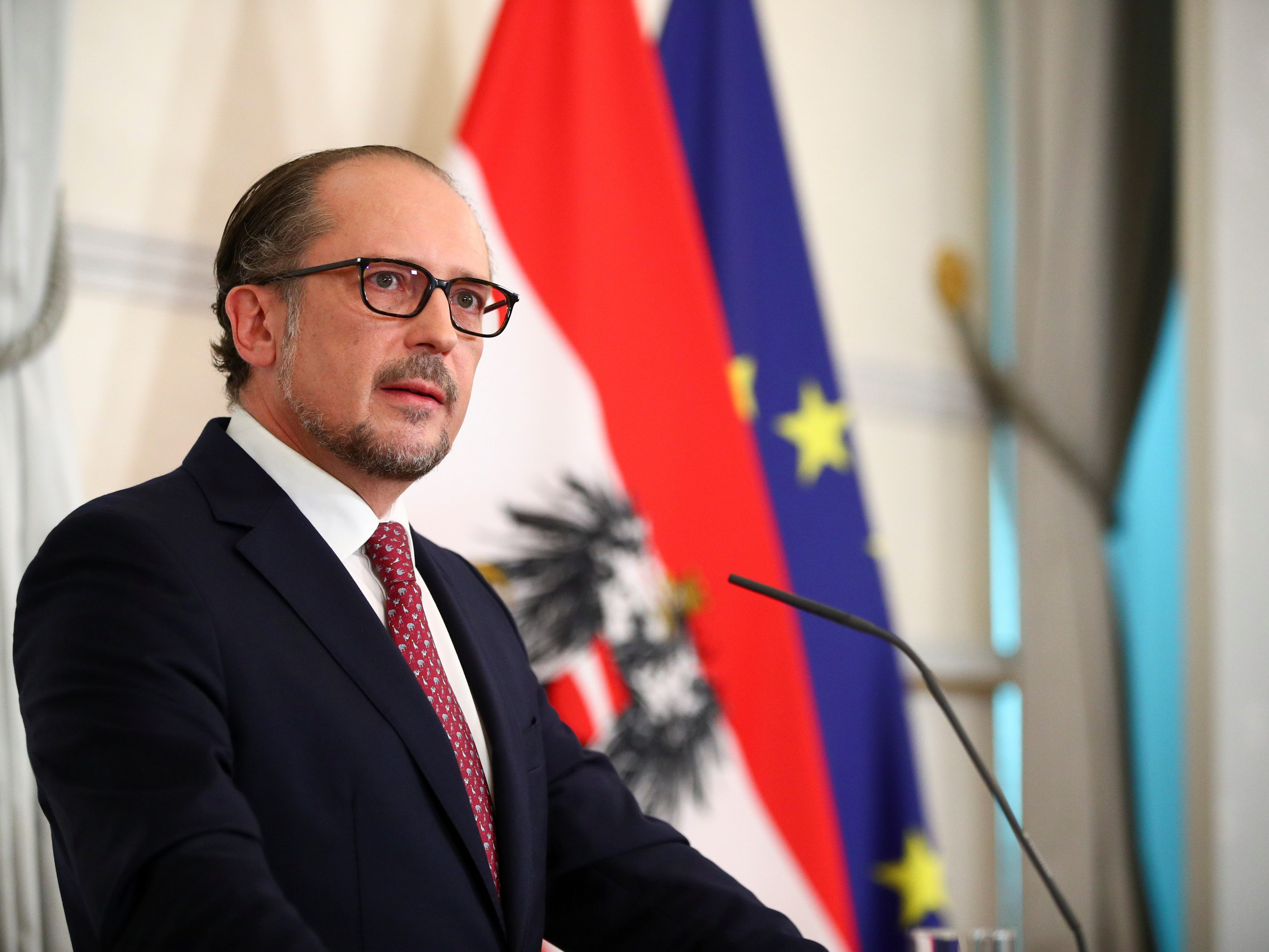 Neue Corona-Verschärfungen für Ungeimpfte. Neue Corona-Verschärfungen für Ungeimpfte.