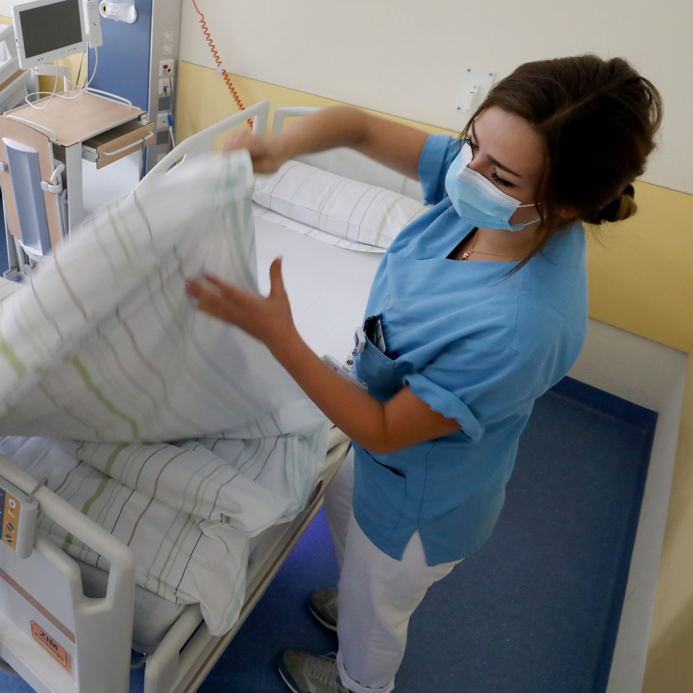 Fast die Hälfte der Pflegekräfte in Österreich denkt öfters daran seinen Job an den Nagel zu hängen.