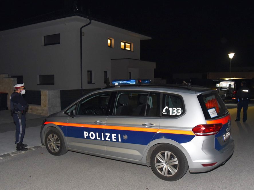 43-Jährige getötet - Suche nach verdächtigem Polizisten fortgesetzt.