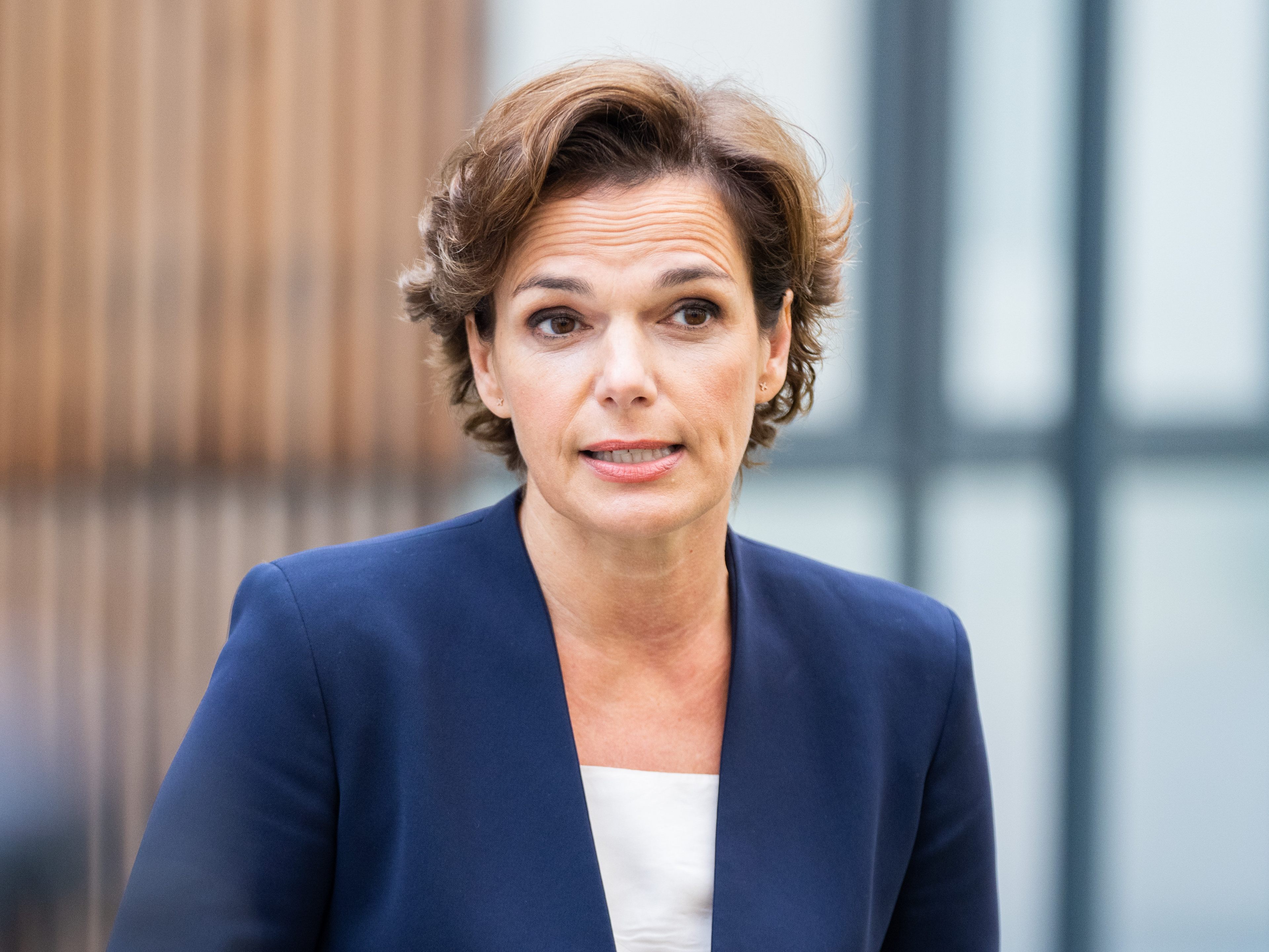 Rendi-Wagner lädt Thiem zu Impfgespräch. Rendi-Wagner lädt Thiem zu Impfgespräch.