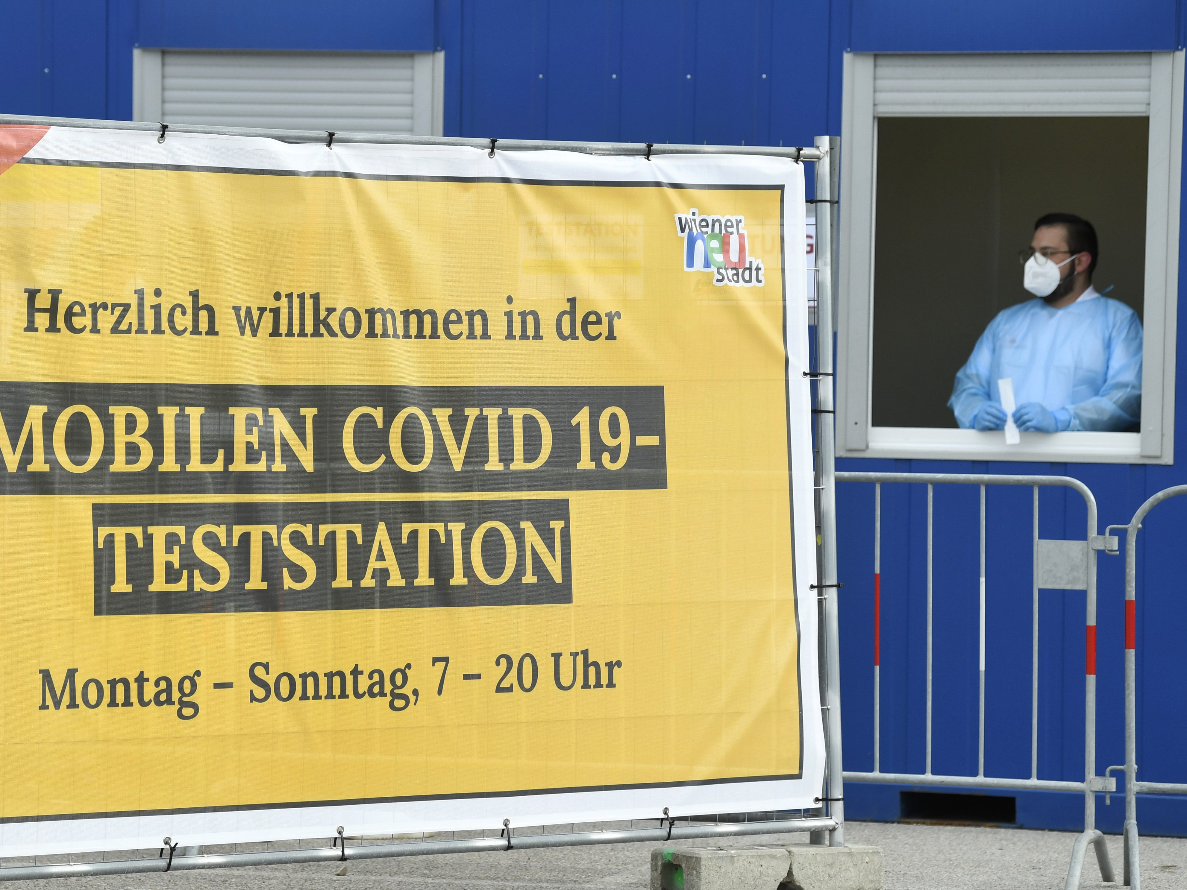 Die Corona-Maßnahmen der Länder, wie Test- und Impfstraßen, werden weiterhin vom Bund finanziert. Die Corona-Maßnahmen der Länder, wie Test- und Impfstraßen, werden weiterhin vom Bund finanziert.